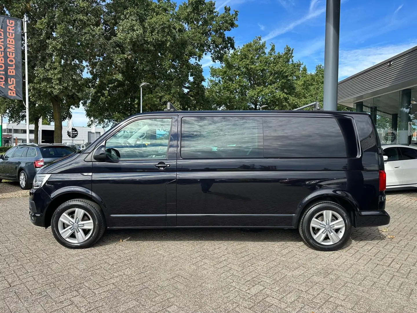 Volkswagen Transporter 2.0 TDI L2H1 DC Highline,Schuifdeur, Automaat, Cru Zwart - 2