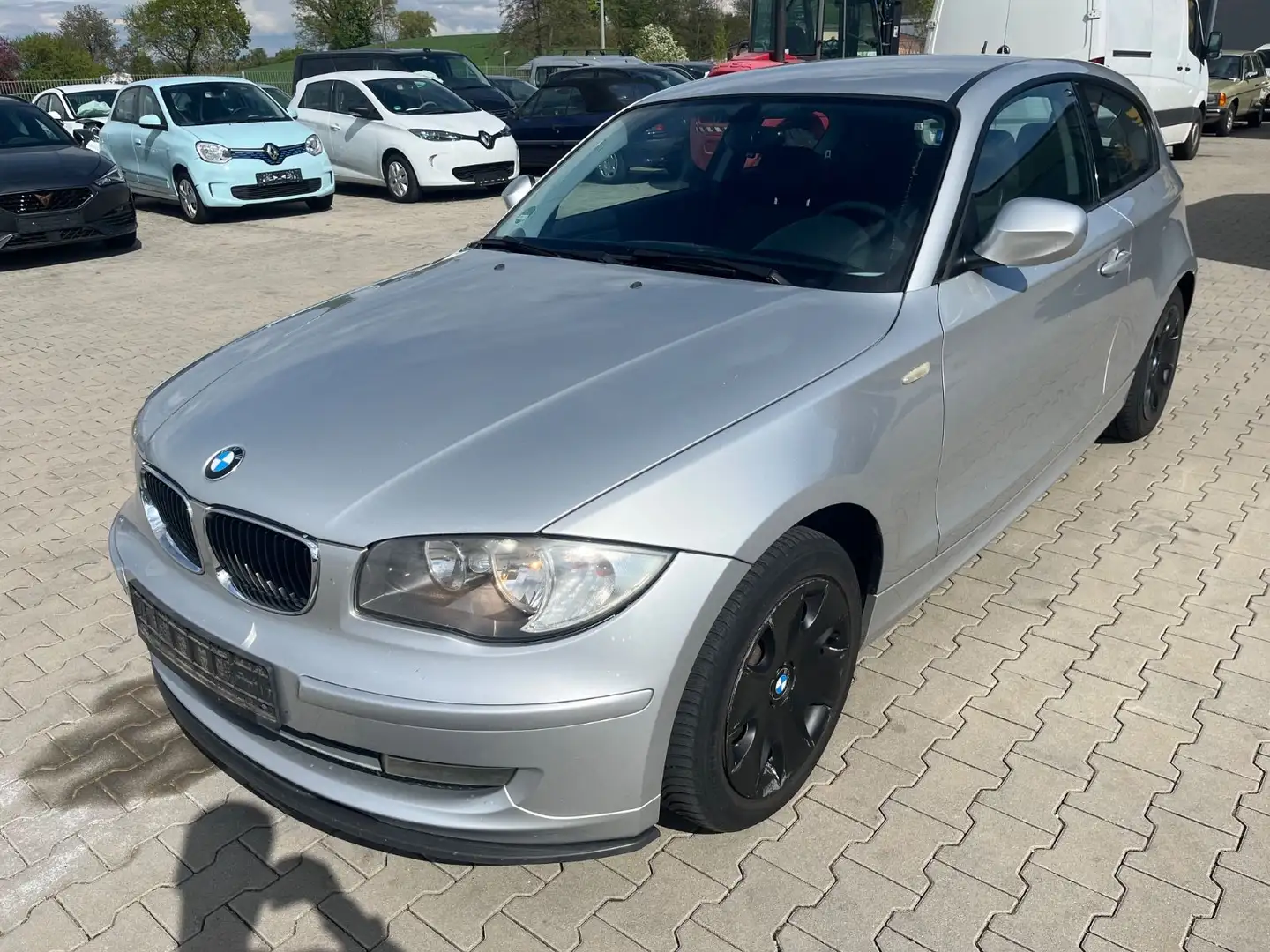 BMW 116 i 3trg,EURO5,SHZ,Klimaauto,MFL,SH-gepfl, Silber - 2
