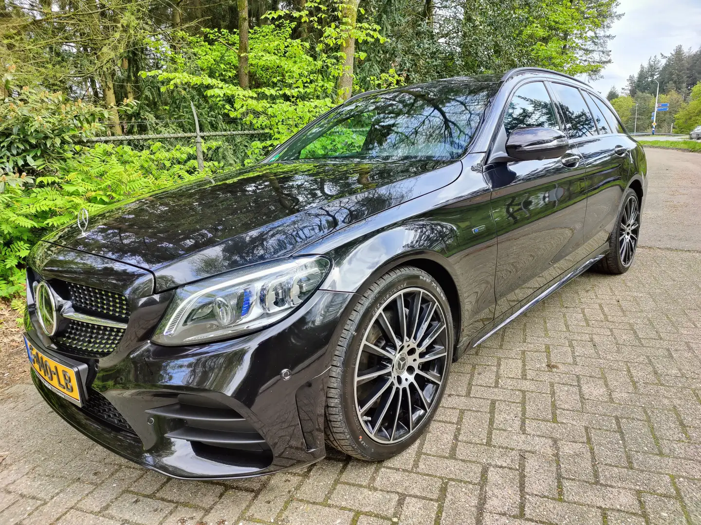 Mercedes-Benz C 300 306pk AMG/AIRM/Distr/Night/360° Zwart Zwart - 1