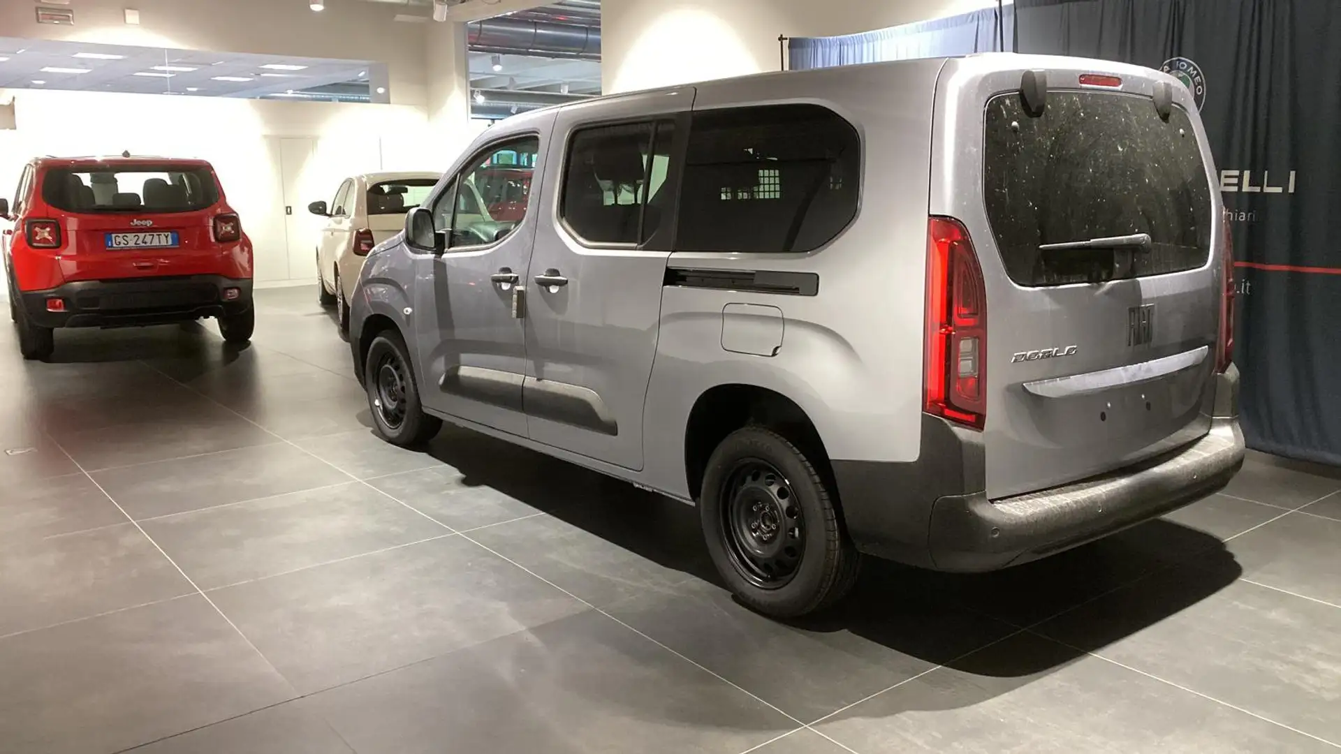 Fiat Doblo Doblò 1.5 BlueHdi 130 CV AT8 PL Zilver - 2