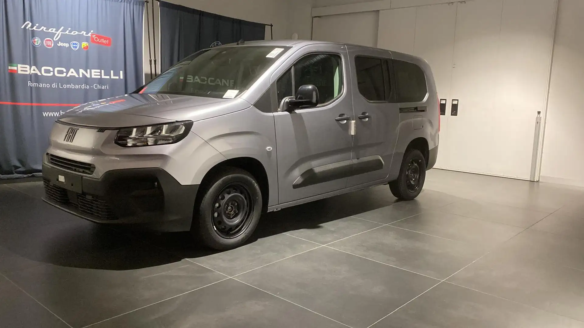 Fiat Doblo Doblò 1.5 BlueHdi 130 CV AT8 PL Zilver - 1