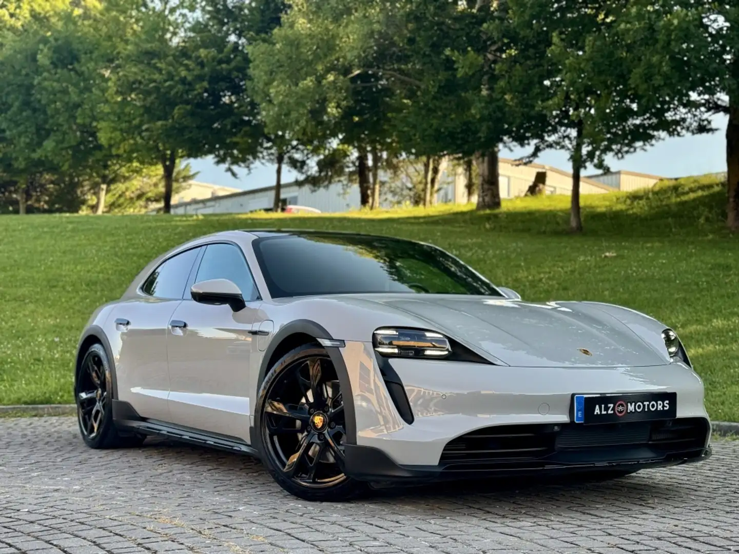 Porsche Taycan 4 Cross Turismo Beige - 2