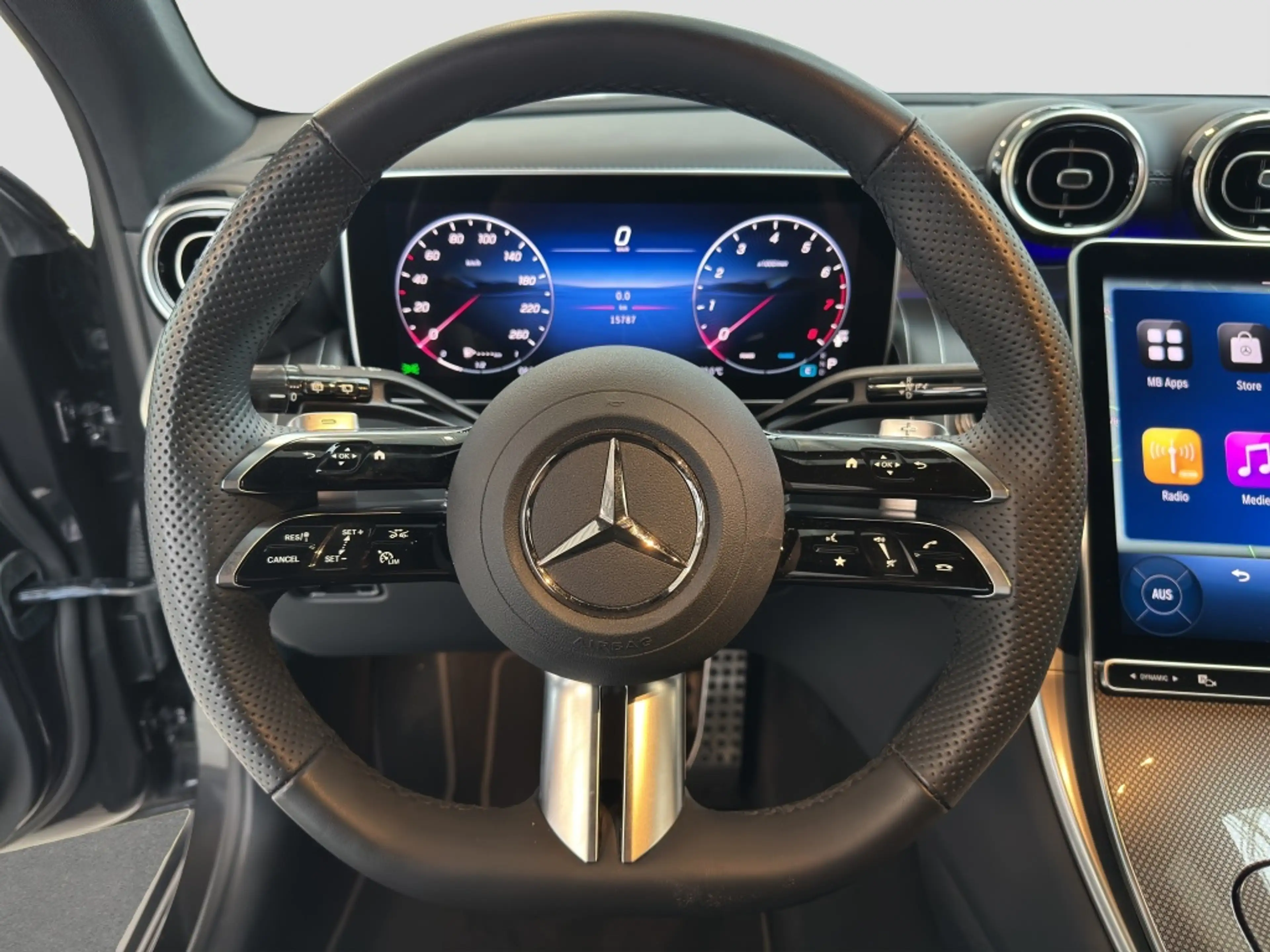 Mercedes-Benz GLC 200 4M AMG*NIGHT*DIGITAL LIGHT*DAB*LENKRHZG* — photo 9