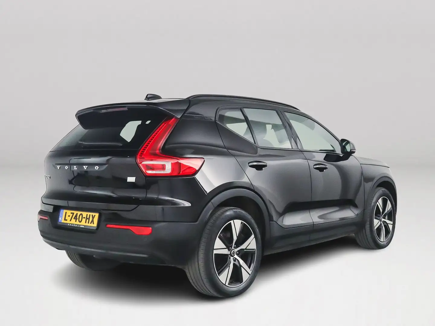 Volvo XC40 Recharge P8 AWD R-Design | Stoel- en stuurverwarmi Schwarz - 2