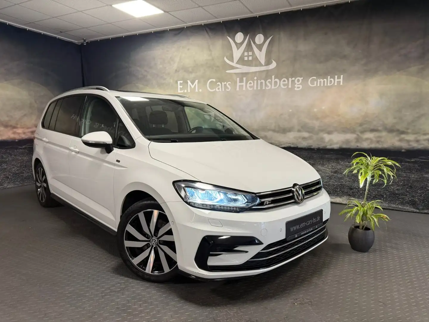 Volkswagen Touran DSG R-Line 7-Sitze LED PANO PDC CAM NAVI Weiß - 1