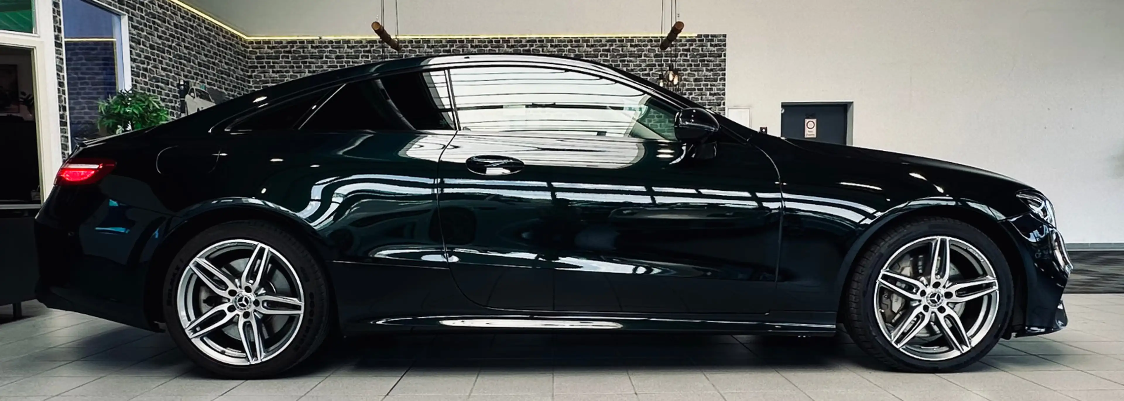 Mercedes-Benz E 400 4M AMG 360*|BURMESTER|PANO|HUP|WIDESCREEN| — photo 4
