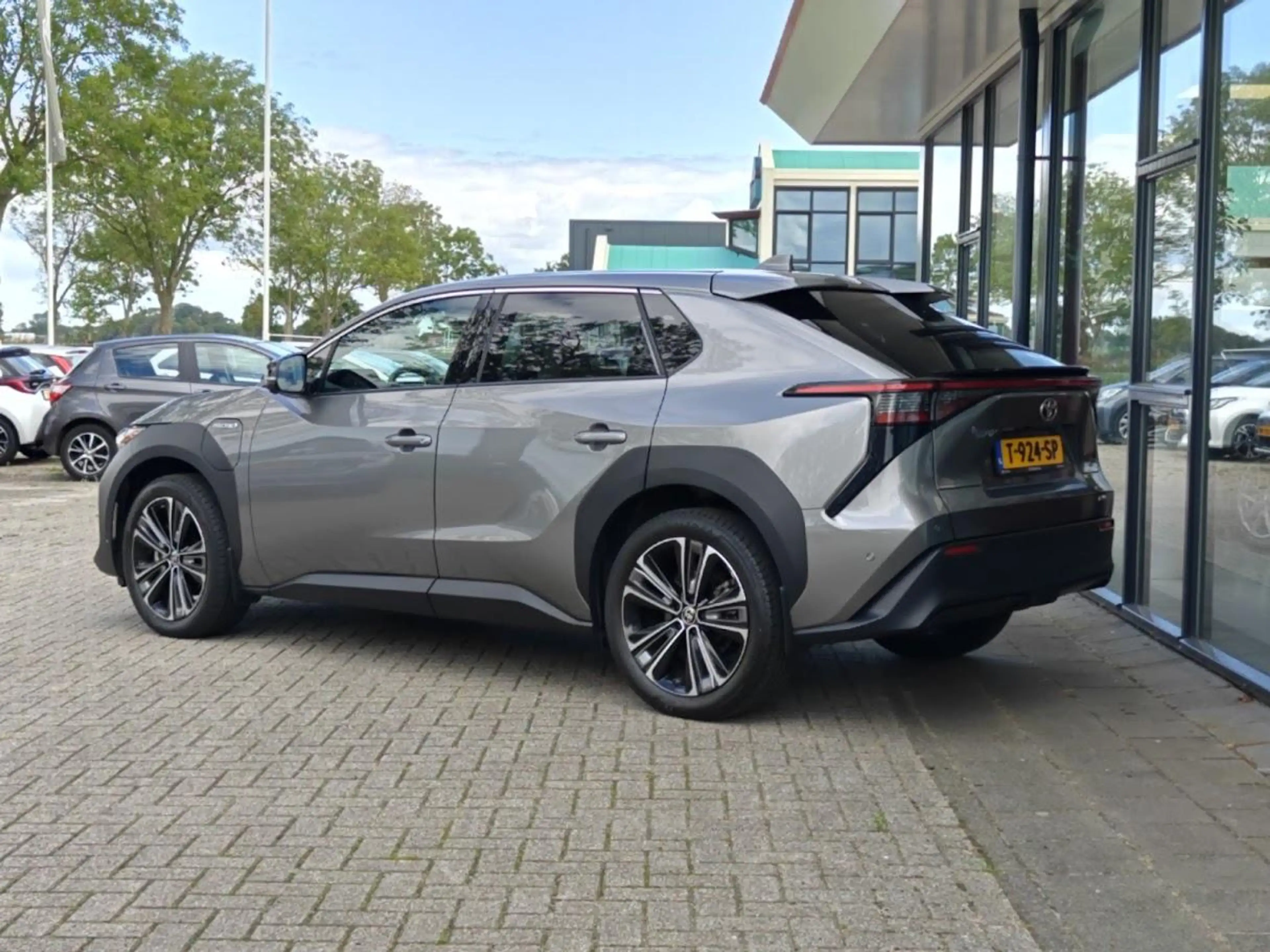 Toyota bZ4X Premium 4WD 71 kWh | Solar roof — photo 5