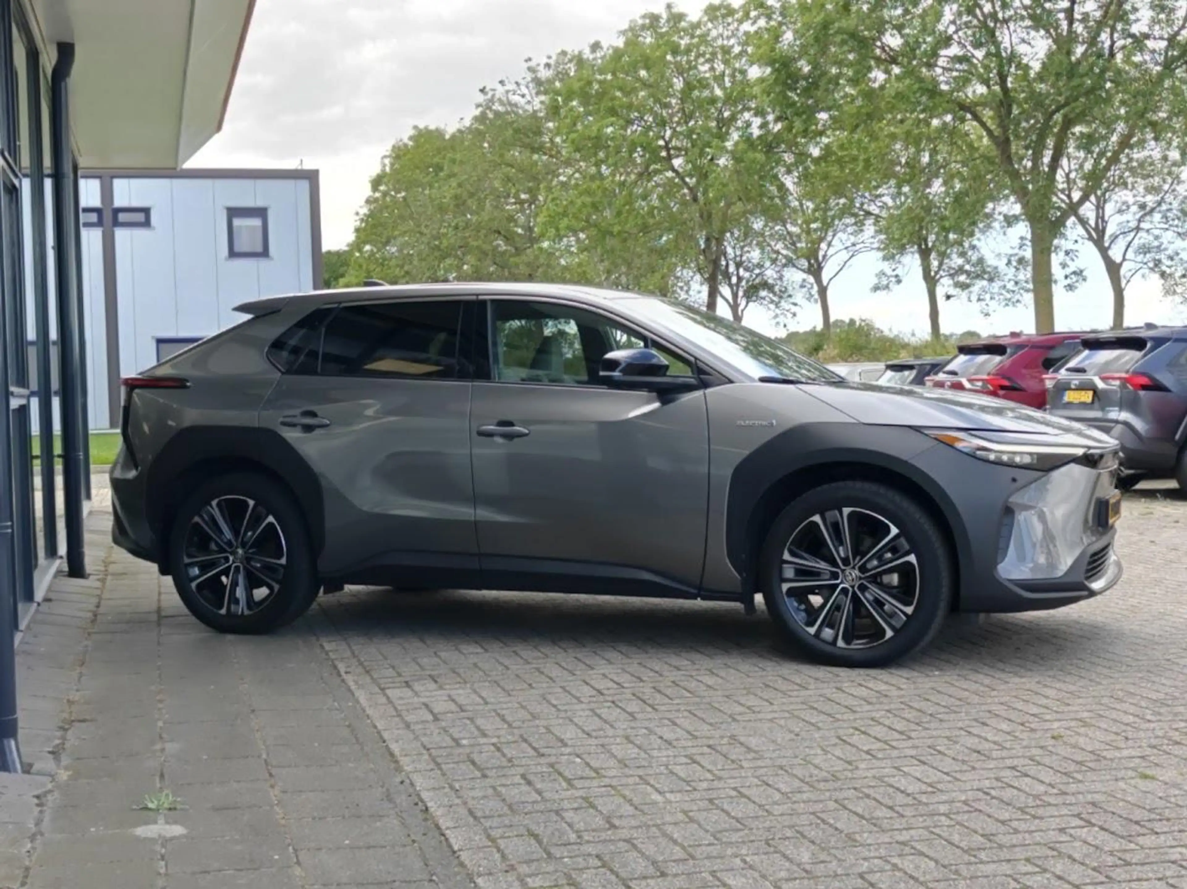 Toyota bZ4X Premium 4WD 71 kWh | Solar roof — photo 7