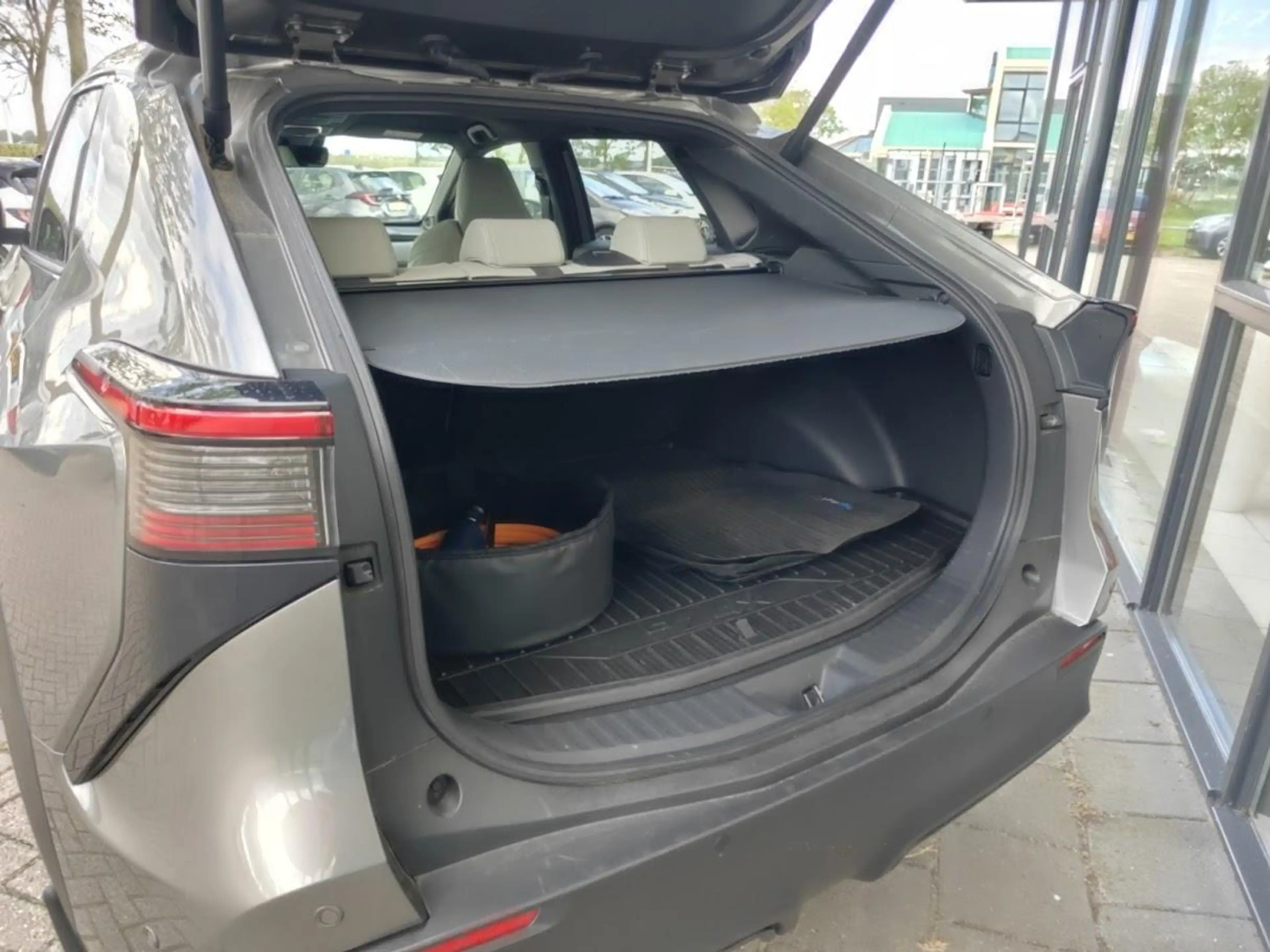 Toyota bZ4X Premium 4WD 71 kWh | Solar roof — photo 11