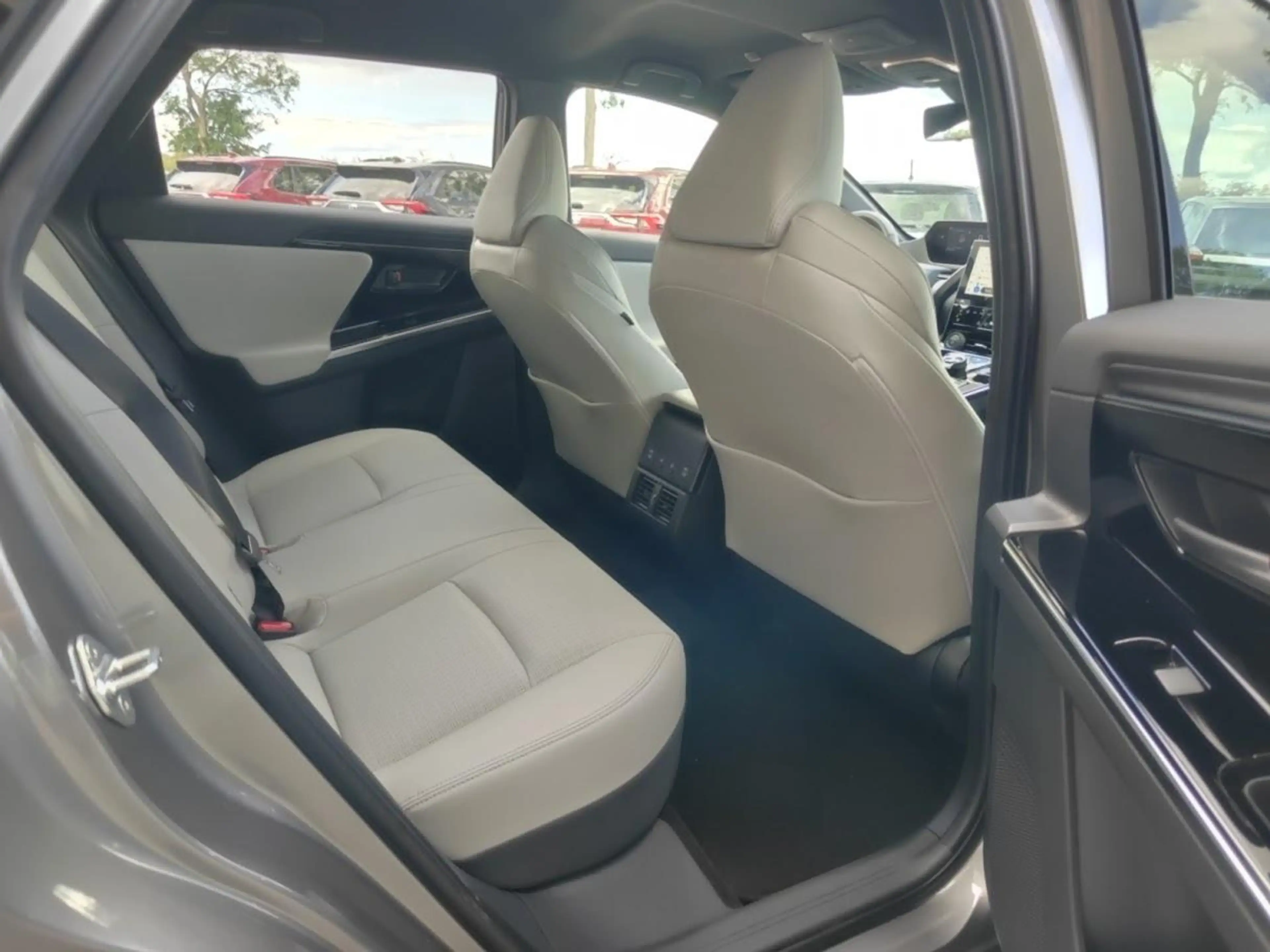 Toyota bZ4X Premium 4WD 71 kWh | Solar roof — photo 10
