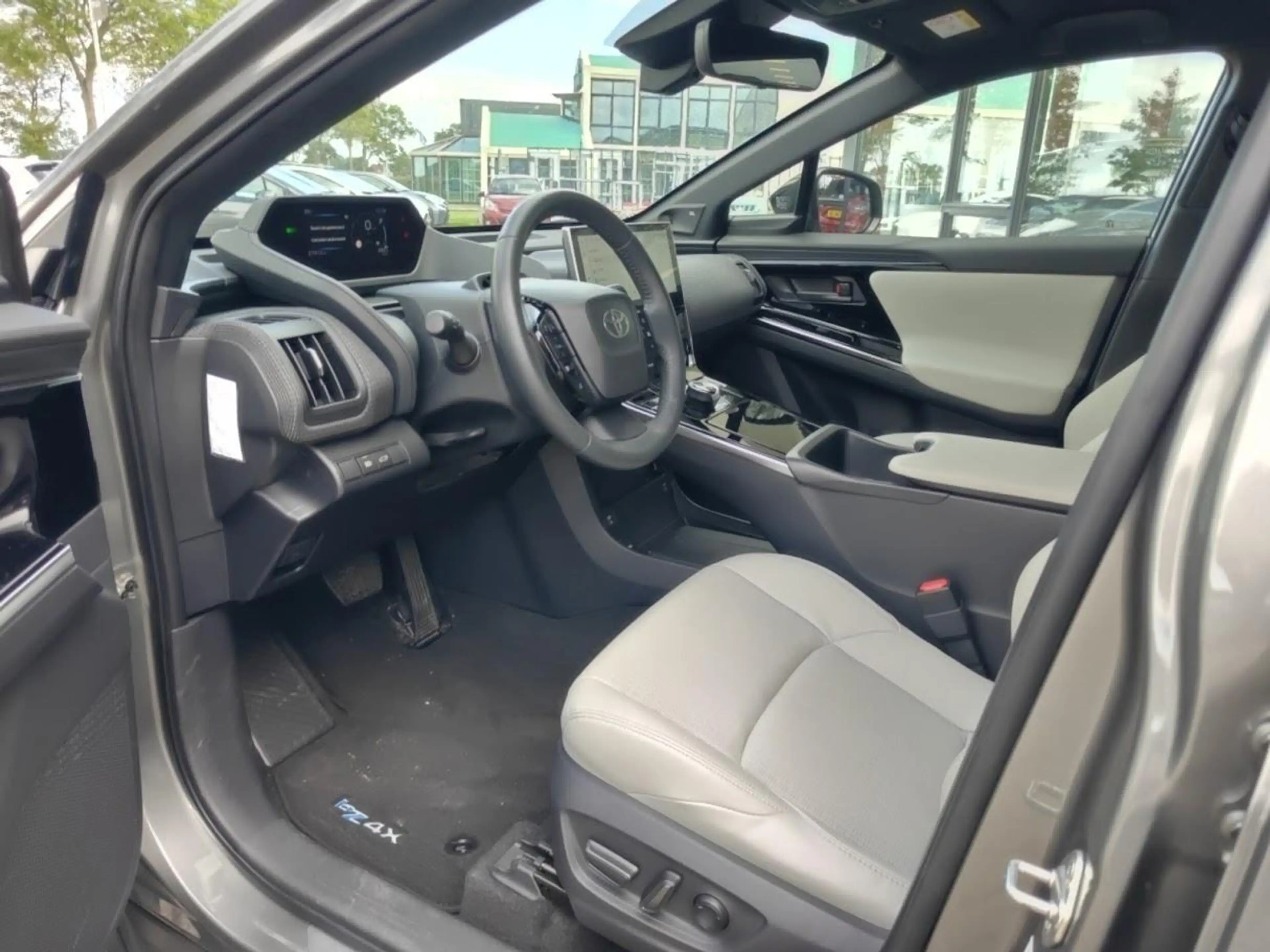 Toyota bZ4X Premium 4WD 71 kWh | Solar roof — photo 12