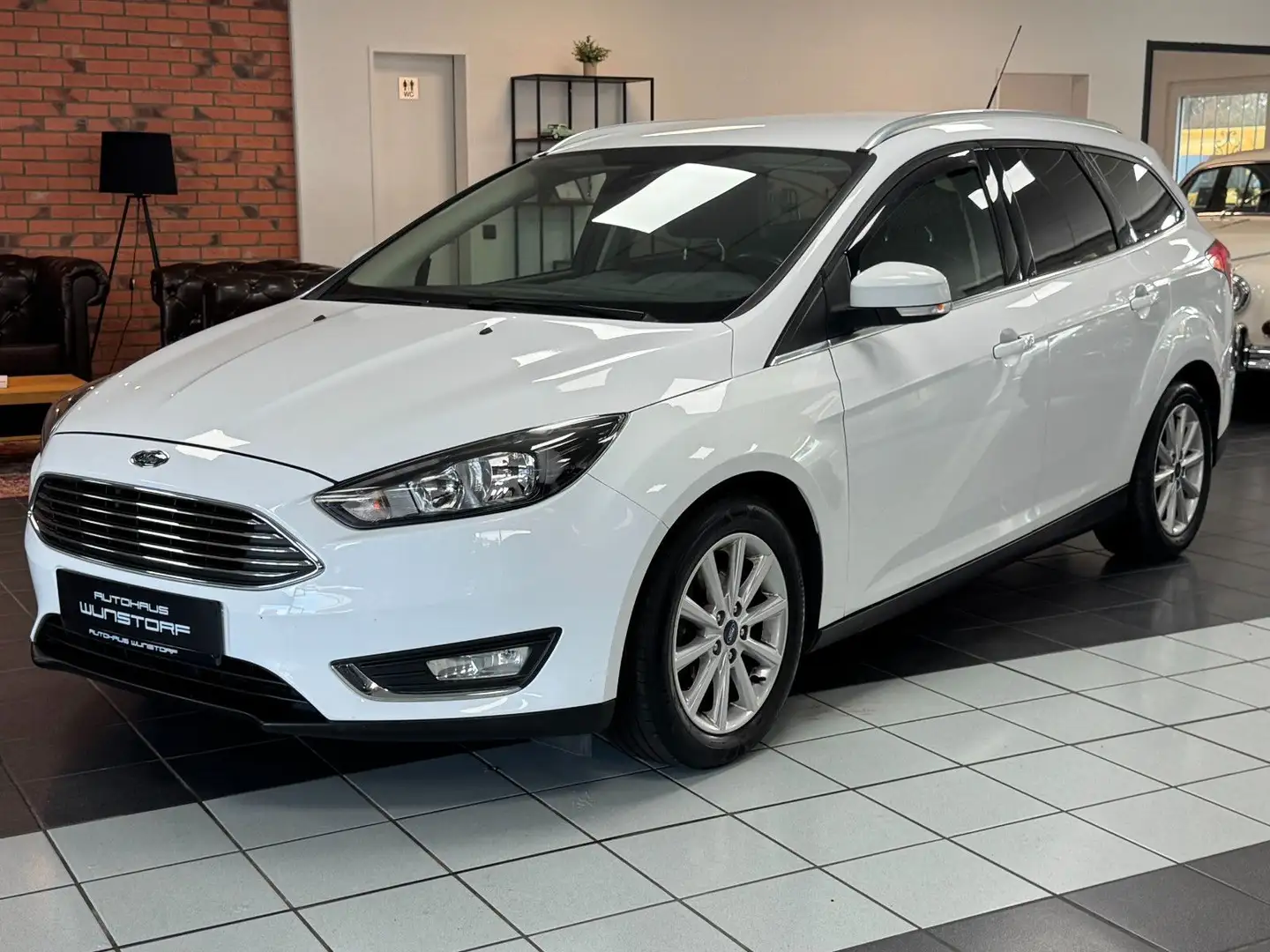 Ford Focus Turnier Titanium AHK/LED/KAMERA/SHZ/NAVI/ Blanc - 1