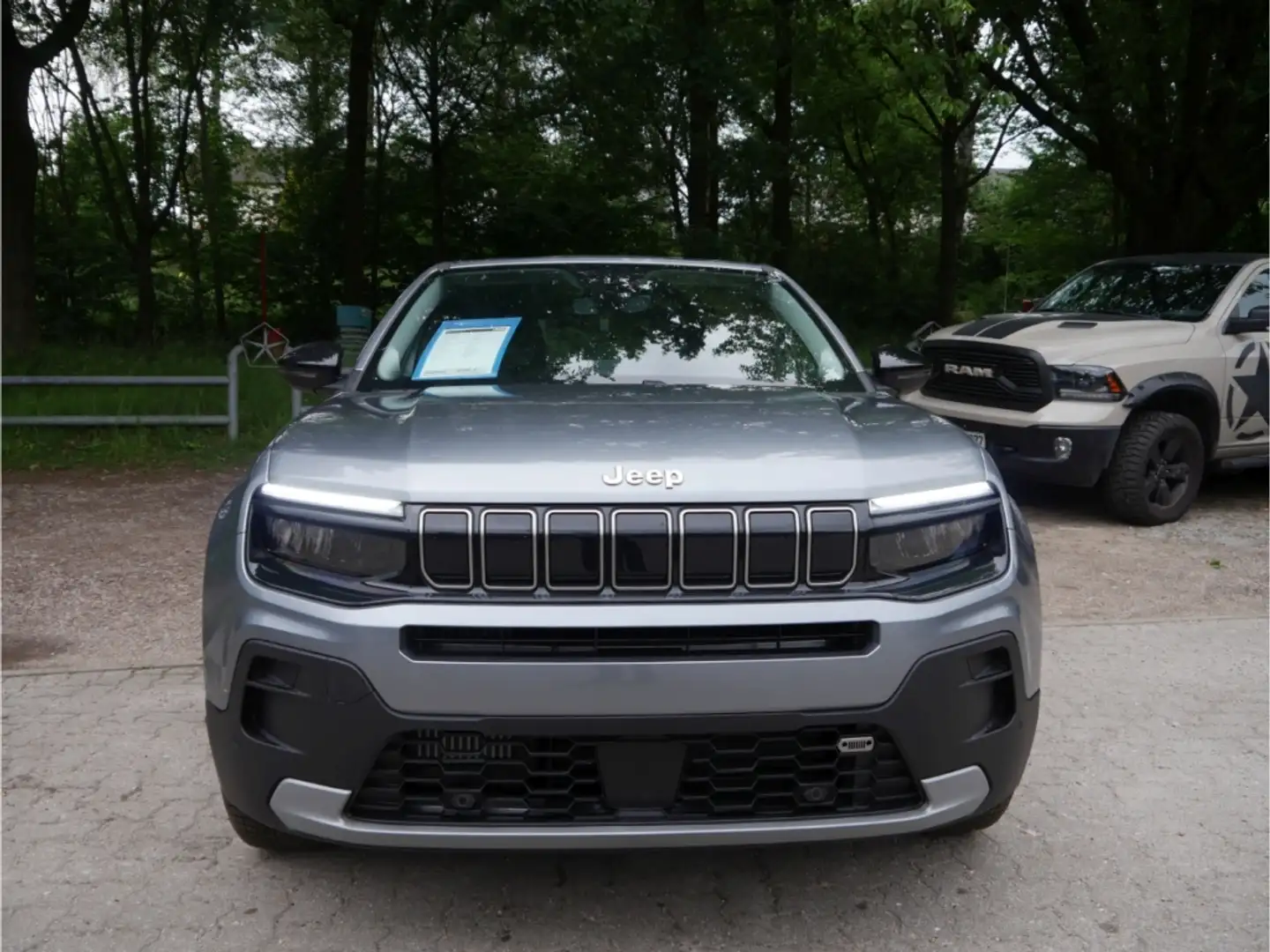 Jeep Avenger ALTITUDE Assistenzp. Allwetter 1.2 GSE Grigio - 2