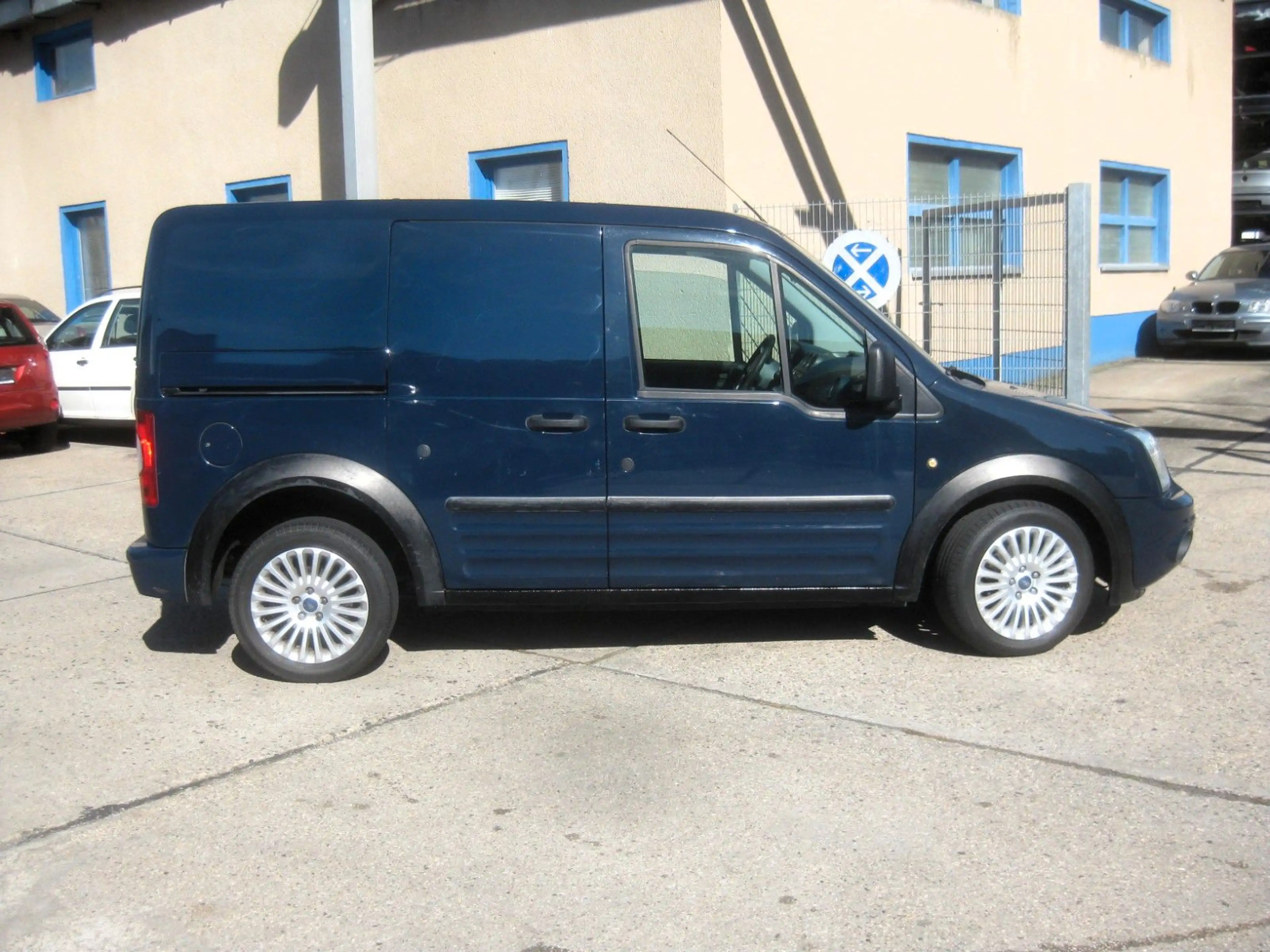 Ford Transit Connect Kasten Trend*Service + TÜV neu * — photo 4