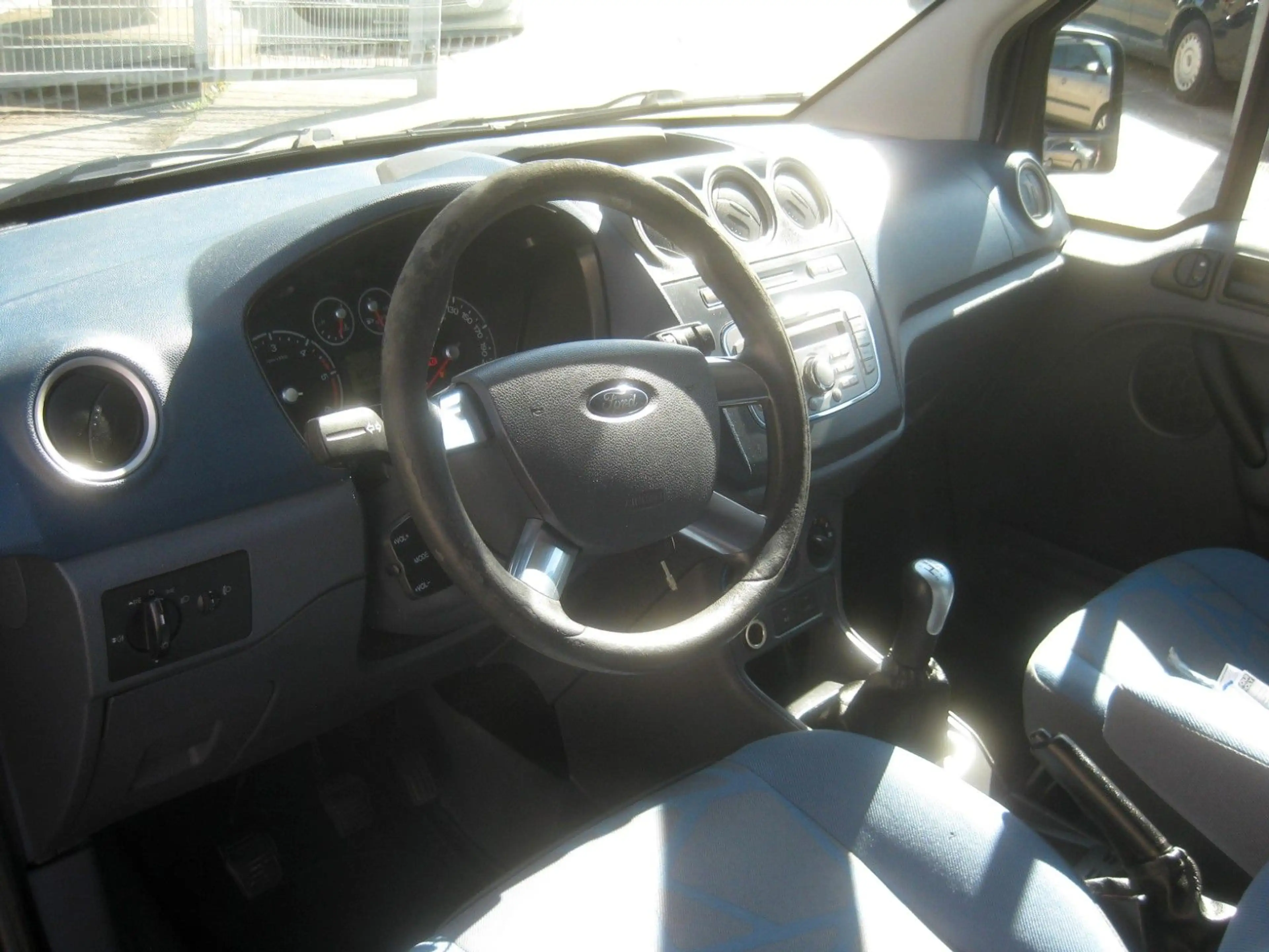 Ford Transit Connect Kasten Trend*Service + TÜV neu * — photo 8