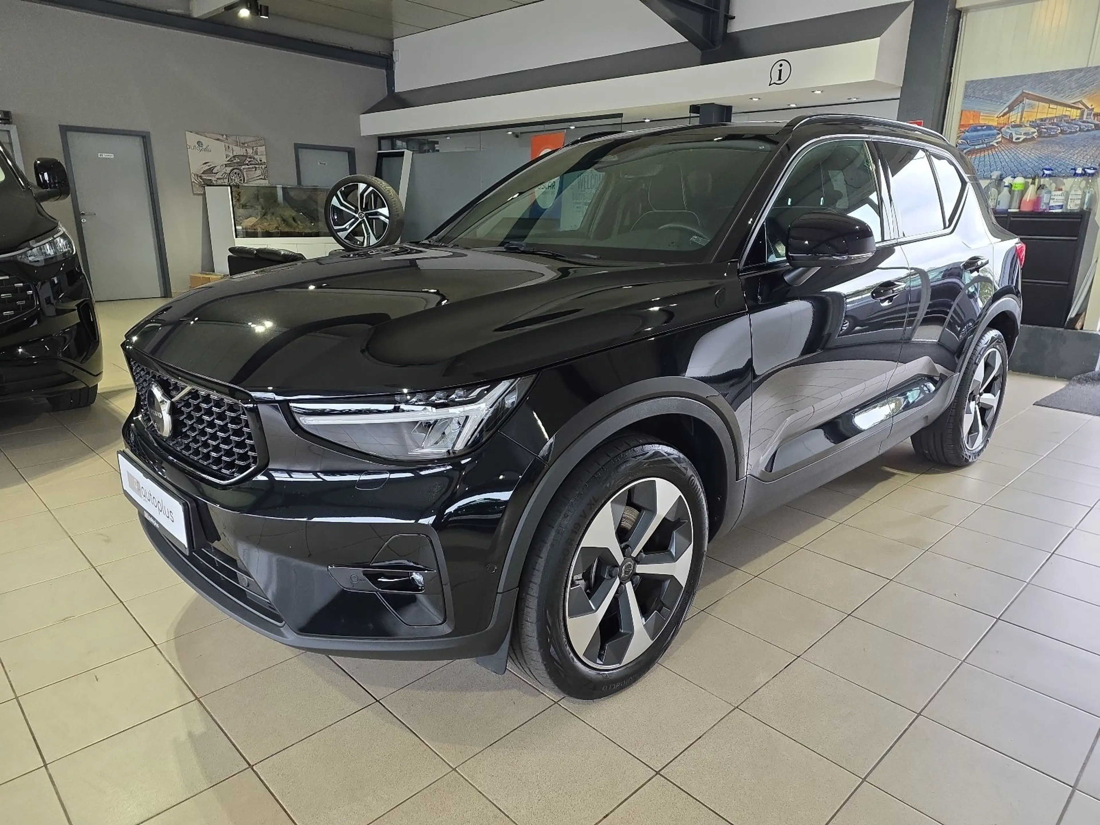 Volvo XC40 B4 Ultimate Dark AWD ACC AHK 360° WinterPkt