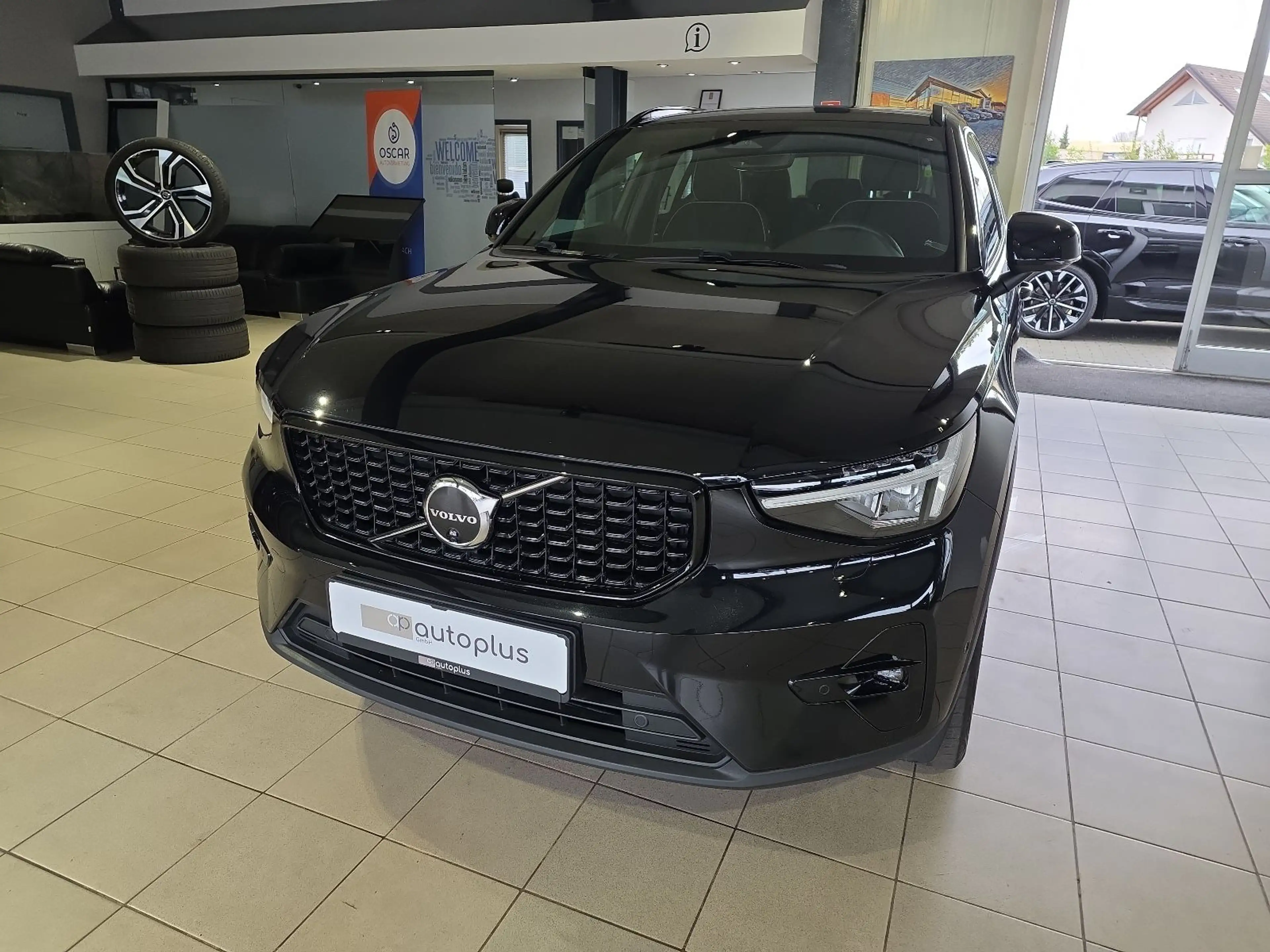 Volvo XC40 B4 Ultimate Dark AWD ACC AHK 360° WinterPkt — photo 2