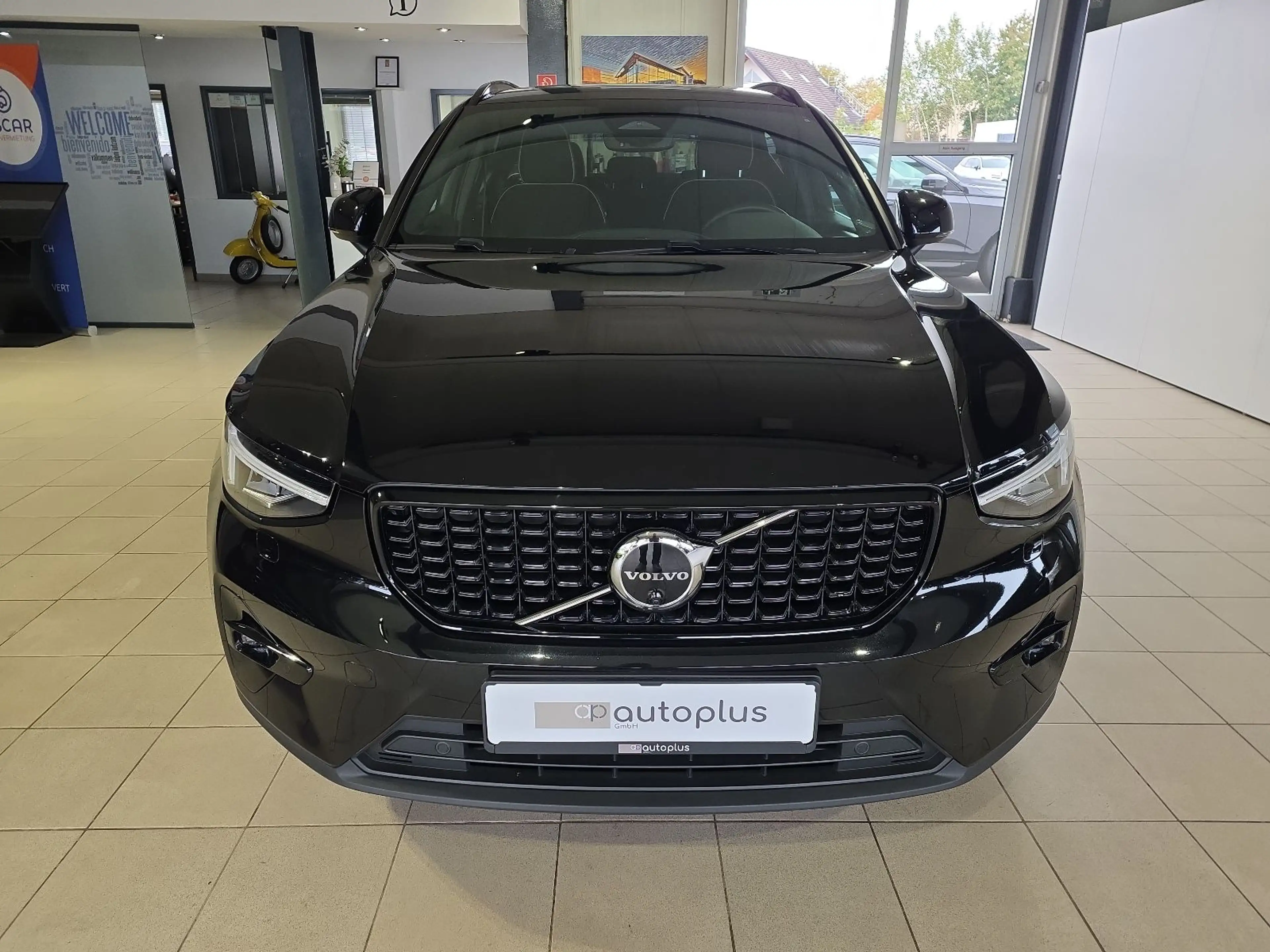 Volvo XC40 B4 Ultimate Dark AWD ACC AHK 360° WinterPkt — photo 3