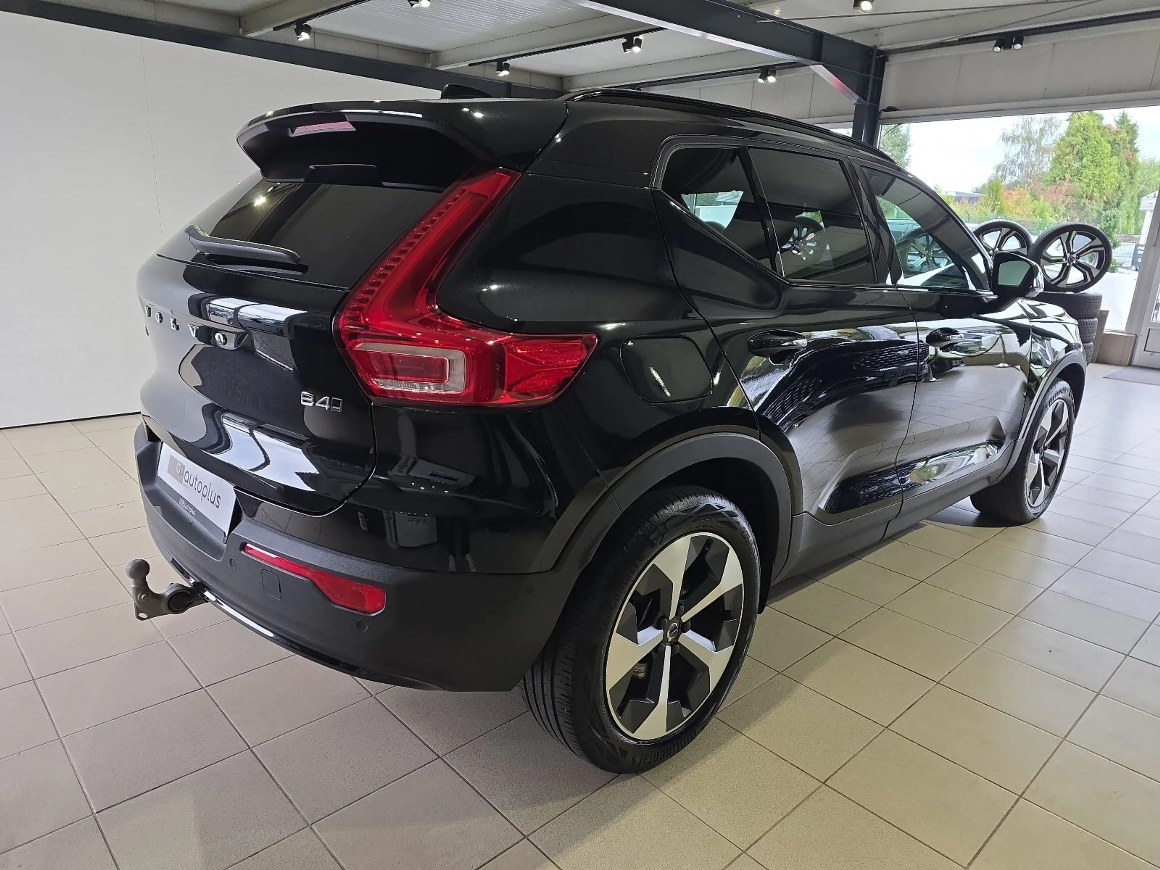 Volvo XC40 B4 Ultimate Dark AWD ACC AHK 360° WinterPkt — photo 6