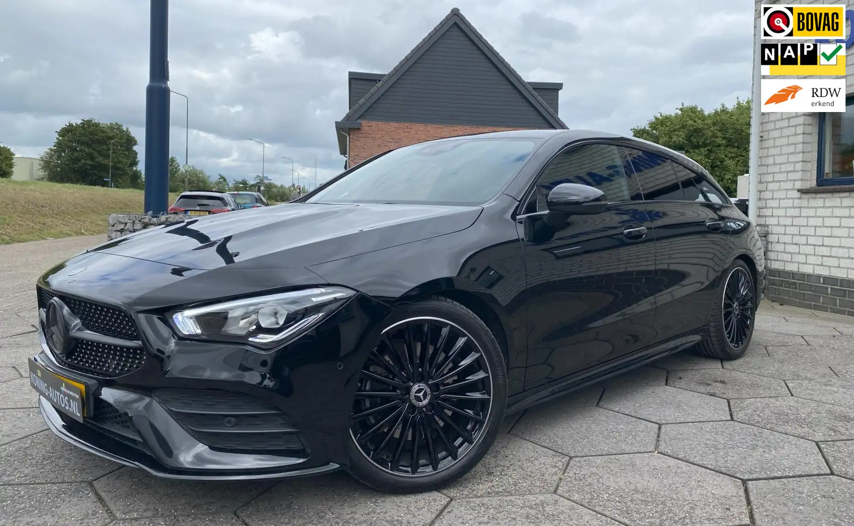 Mercedes-Benz CLA 200 Shooting Brake Business Solution AMG/ 19"/ Ambient Negro - 1