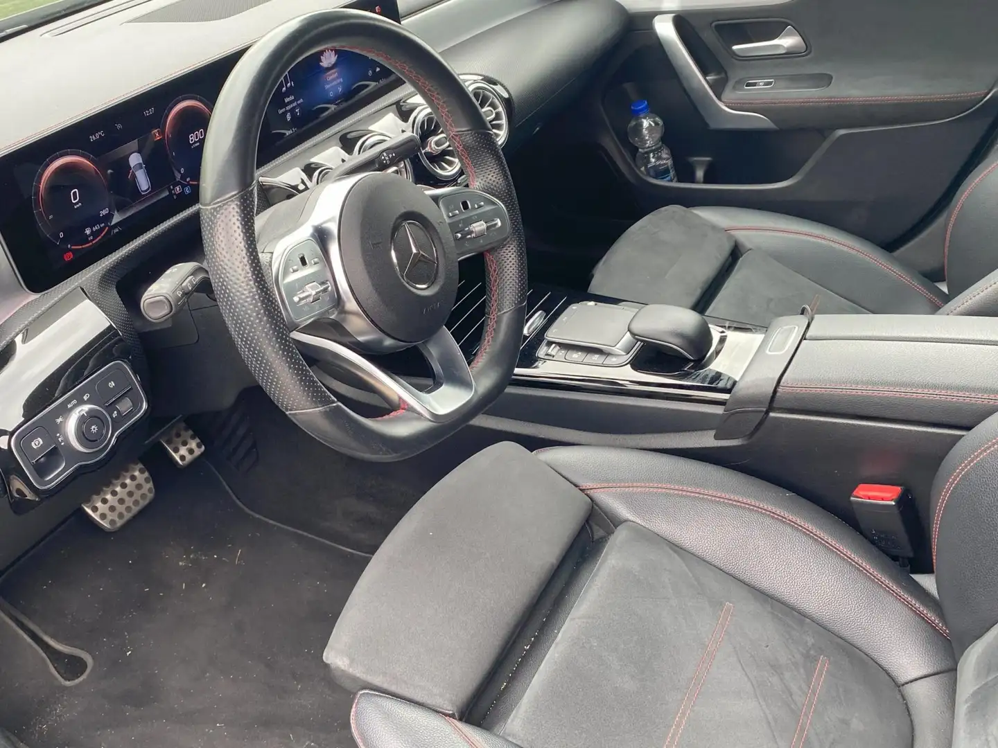 Mercedes-Benz CLA 200 Shooting Brake Business Solution AMG/ 19"/ Ambient Zwart - 2