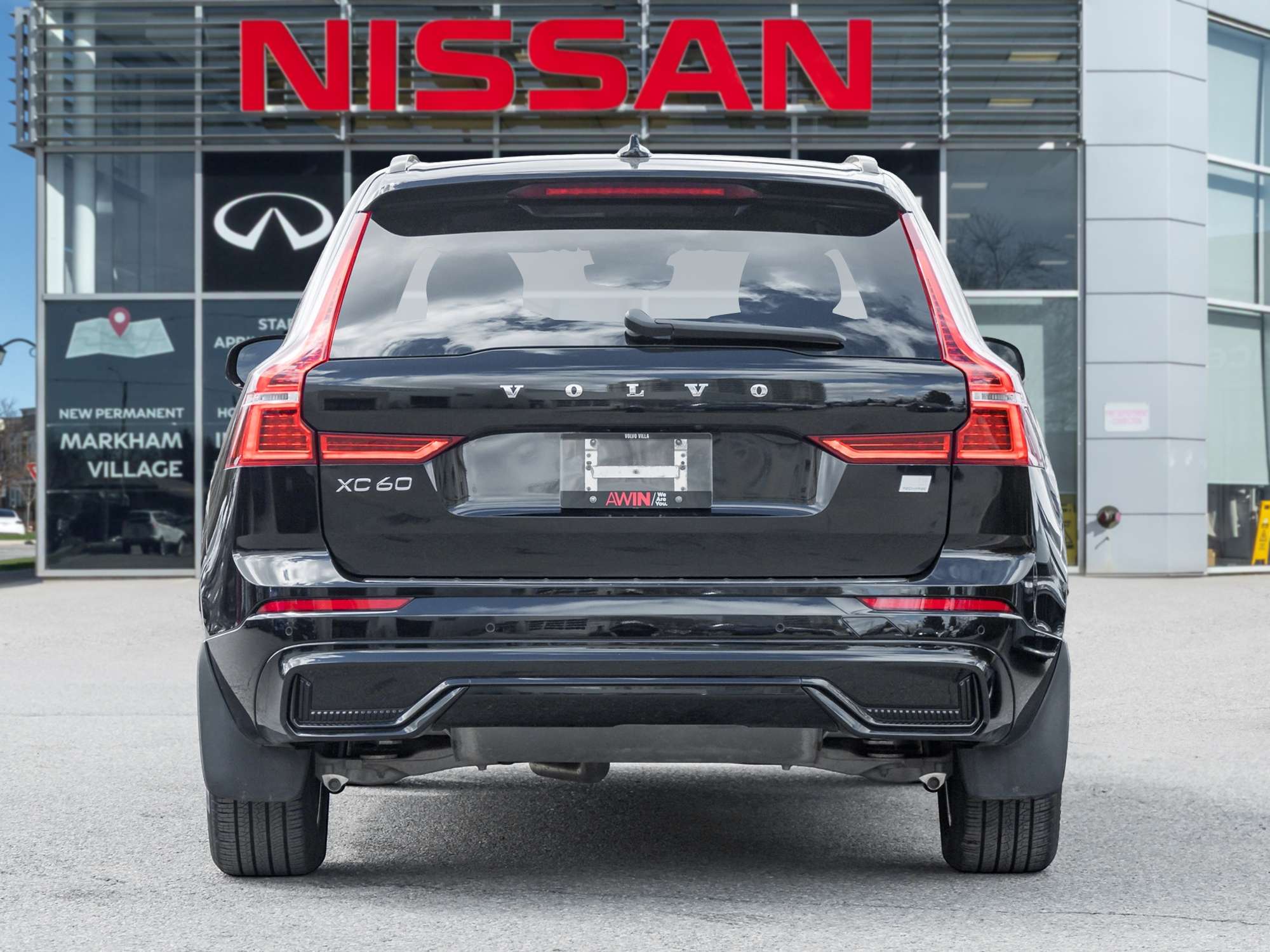 2024 Volvo XC60 T8 eAWD PHEV Core Dark Theme thumb 8