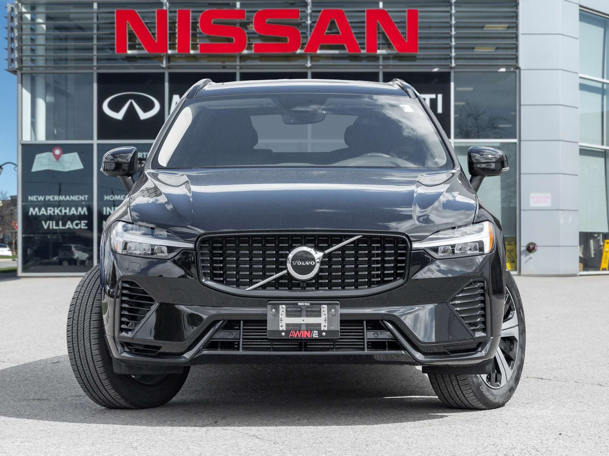 2024 Volvo XC60 T8 eAWD PHEV Core Dark Theme alt 3
