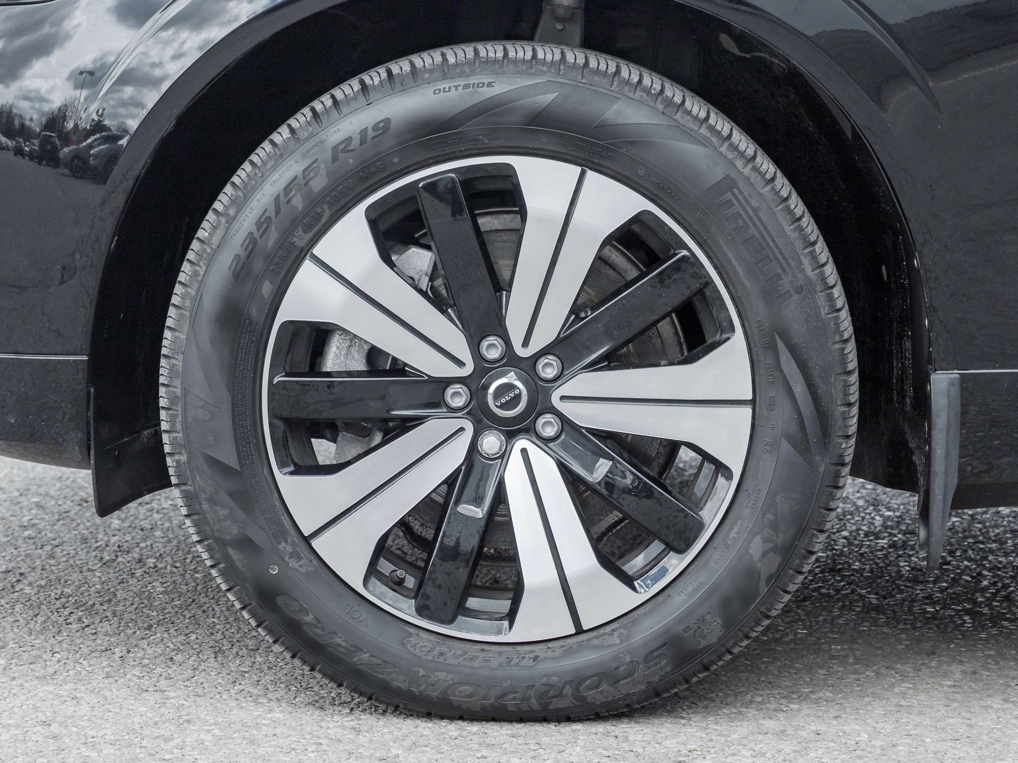2024 Volvo XC60 T8 eAWD PHEV Core Dark Theme thumb 6
