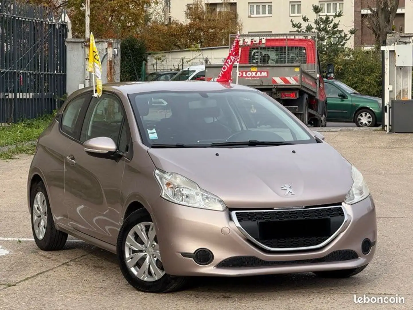 Peugeot 208 1.6 e-HDi 92CV Année 05-2012 217.000KM Garantie 3 Mois - 2