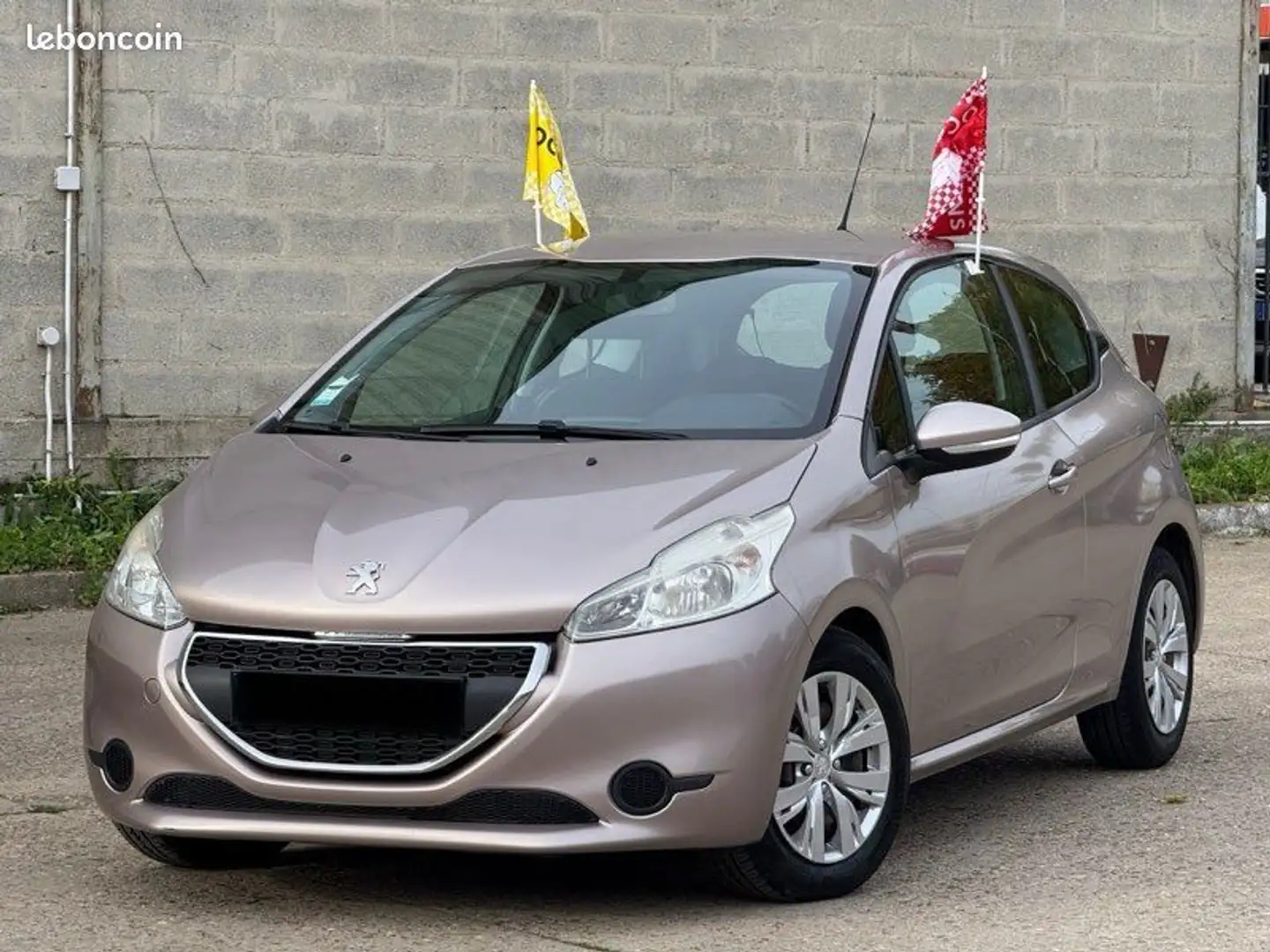 Peugeot 208 1.6 e-HDi 92CV Année 05-2012 217.000KM Garantie 3 Mois - 1