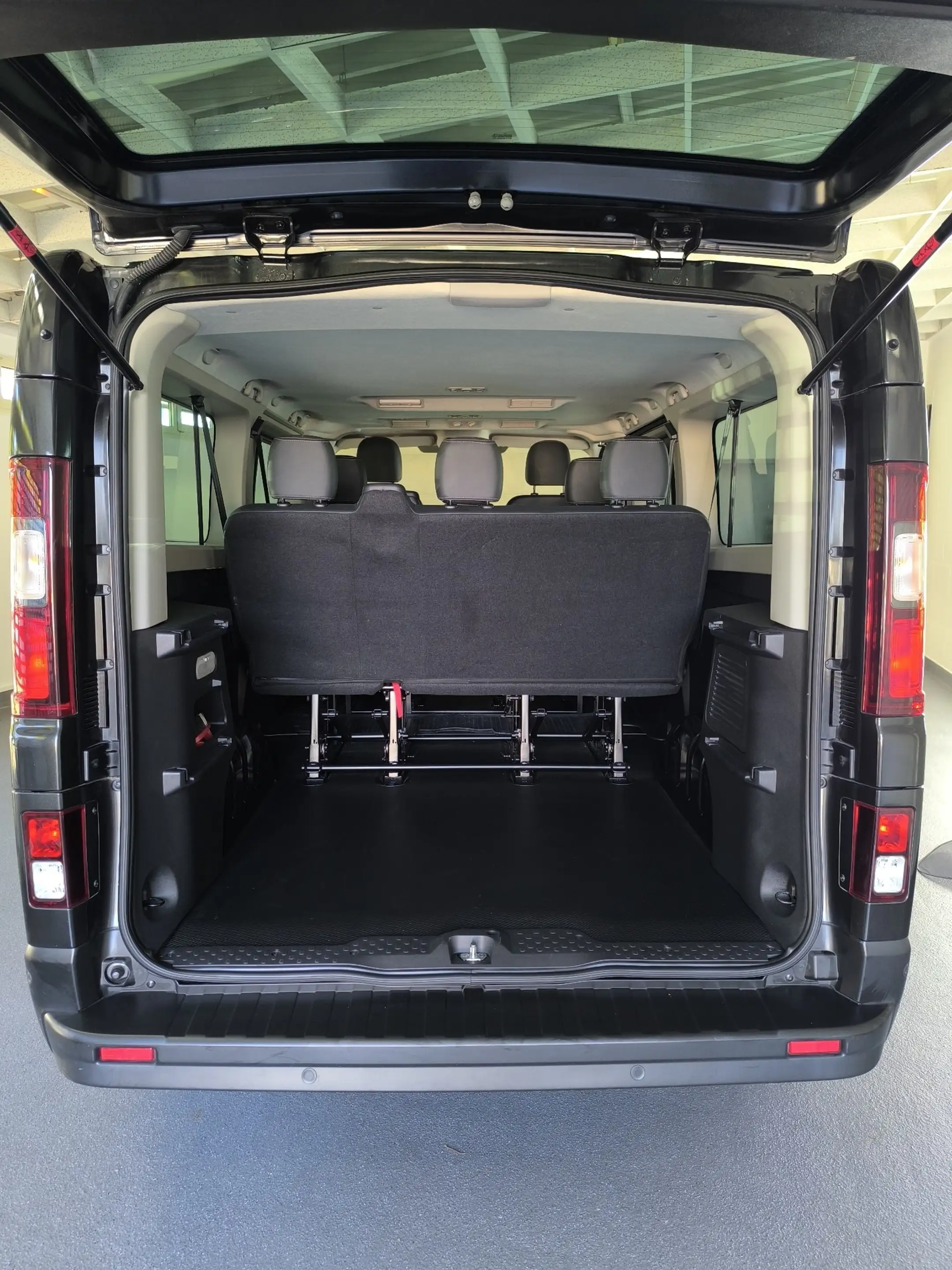 Renault Trafic L2H1 3,0t (8 Sitzer) Life.-Grand.-Sitzheizung.-Kamera.-Klima.-PDC.- — photo 6