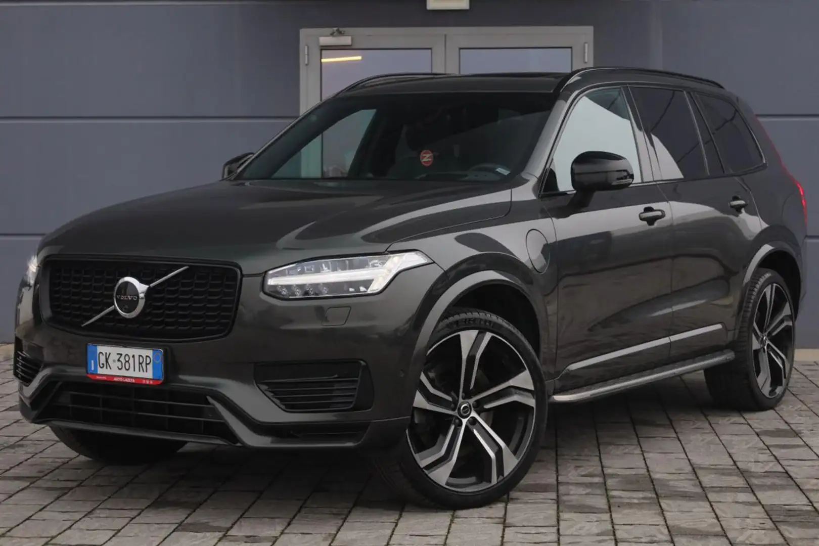 Volvo XC90 T8 Recharge Twin Engine FULL AWD R-design 7 POSTI Grigio - 1