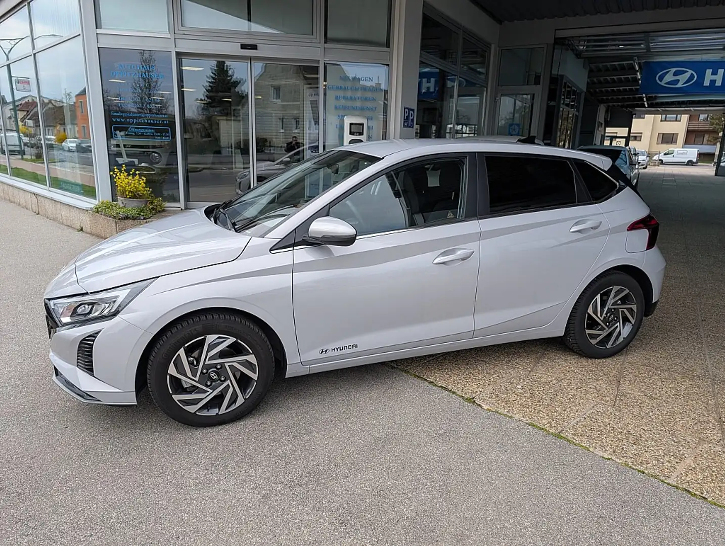 Hyundai i20 1,0 T-GDI GO PLUS DCT Gris - 2