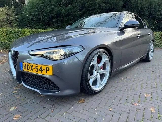 Alfa Romeo Giulia Veloce 2.0T 280PK AWD Q4 Acruise/Navi/Xenon/Led