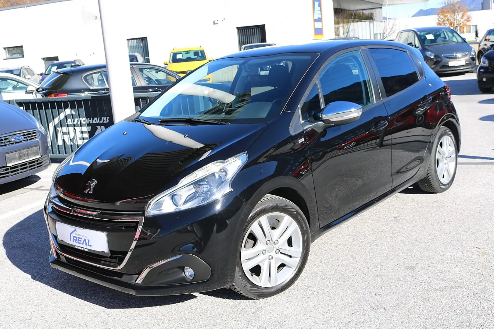 Peugeot 208 Allure 1,2 PureTech 82 Schwarz - 2
