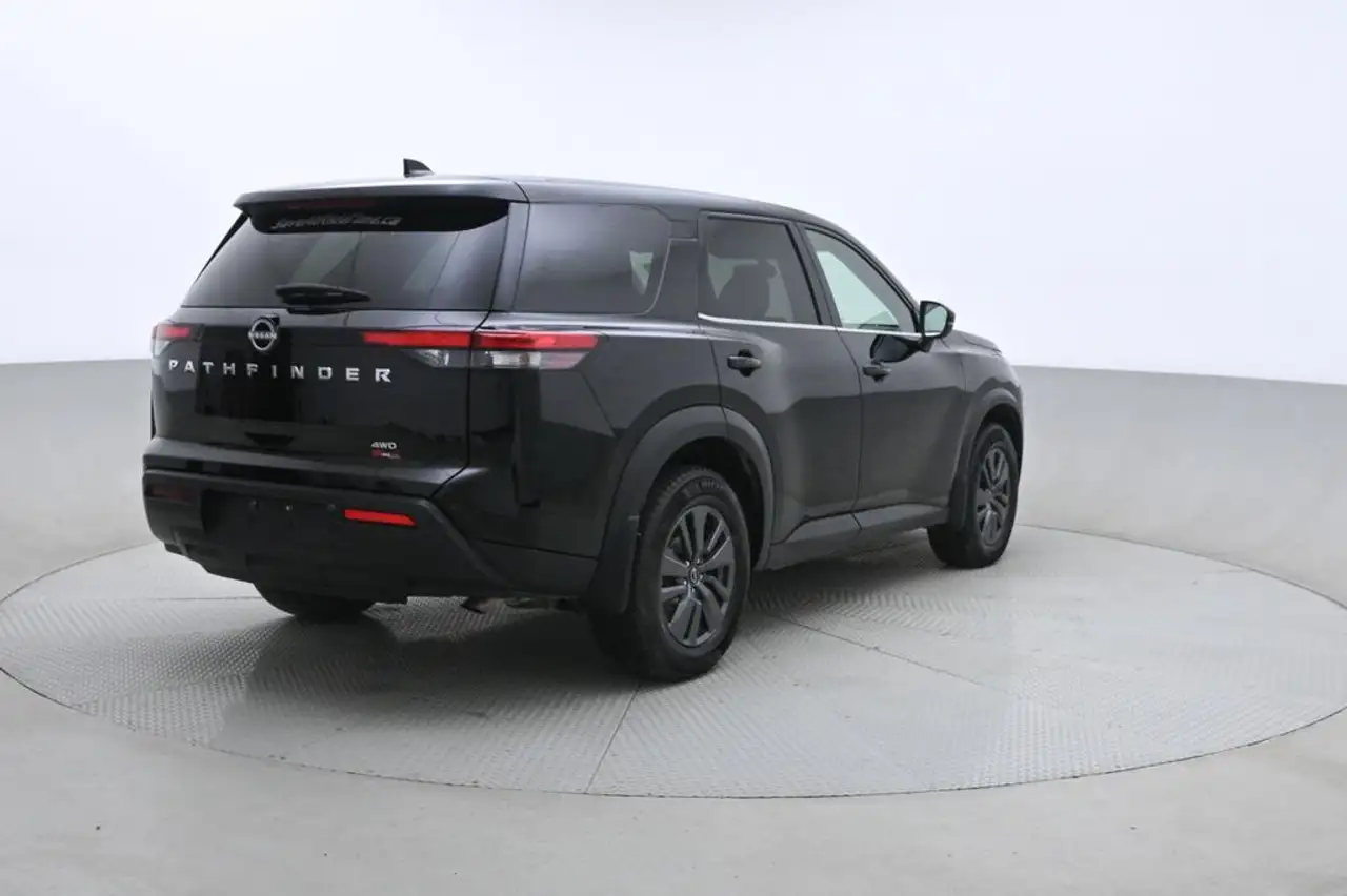 Nissan Pathfinder fotografie Nissan Pathfinder