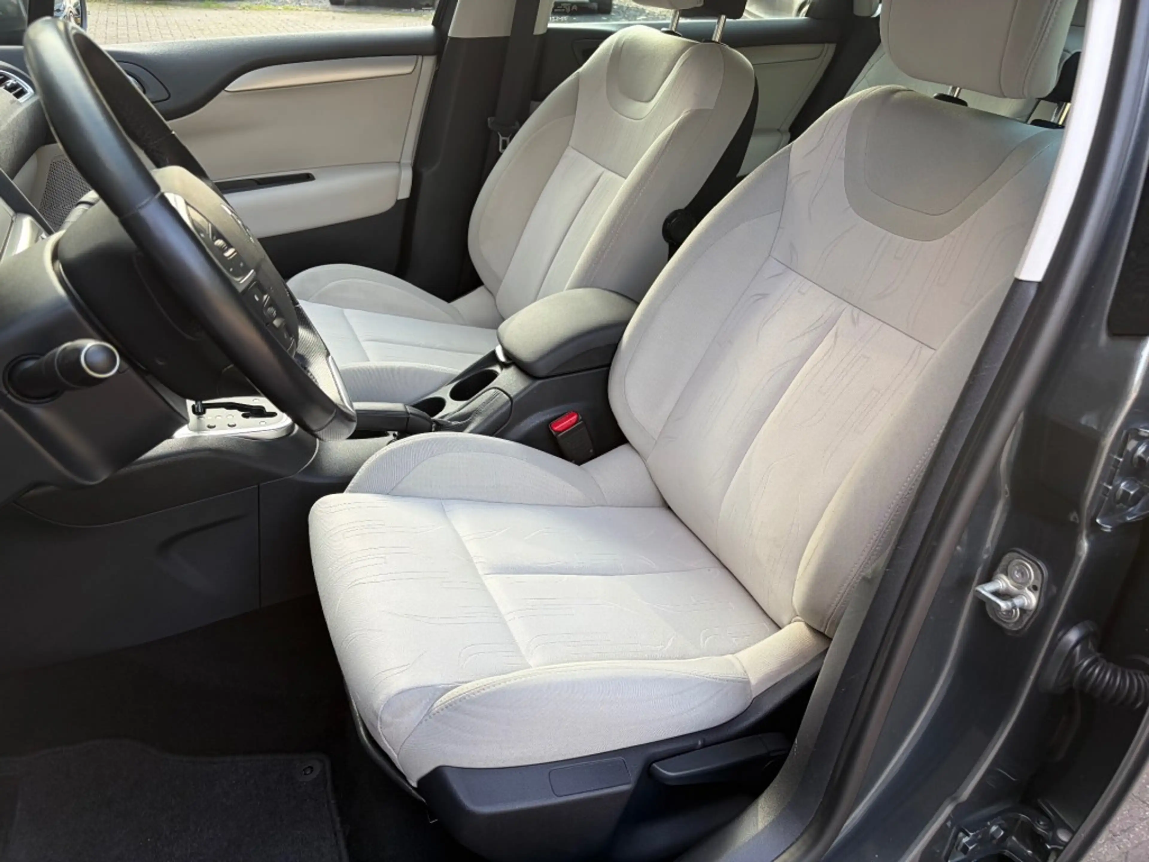 Citroen C4 1.6 VTI TENDANCE — photo 8