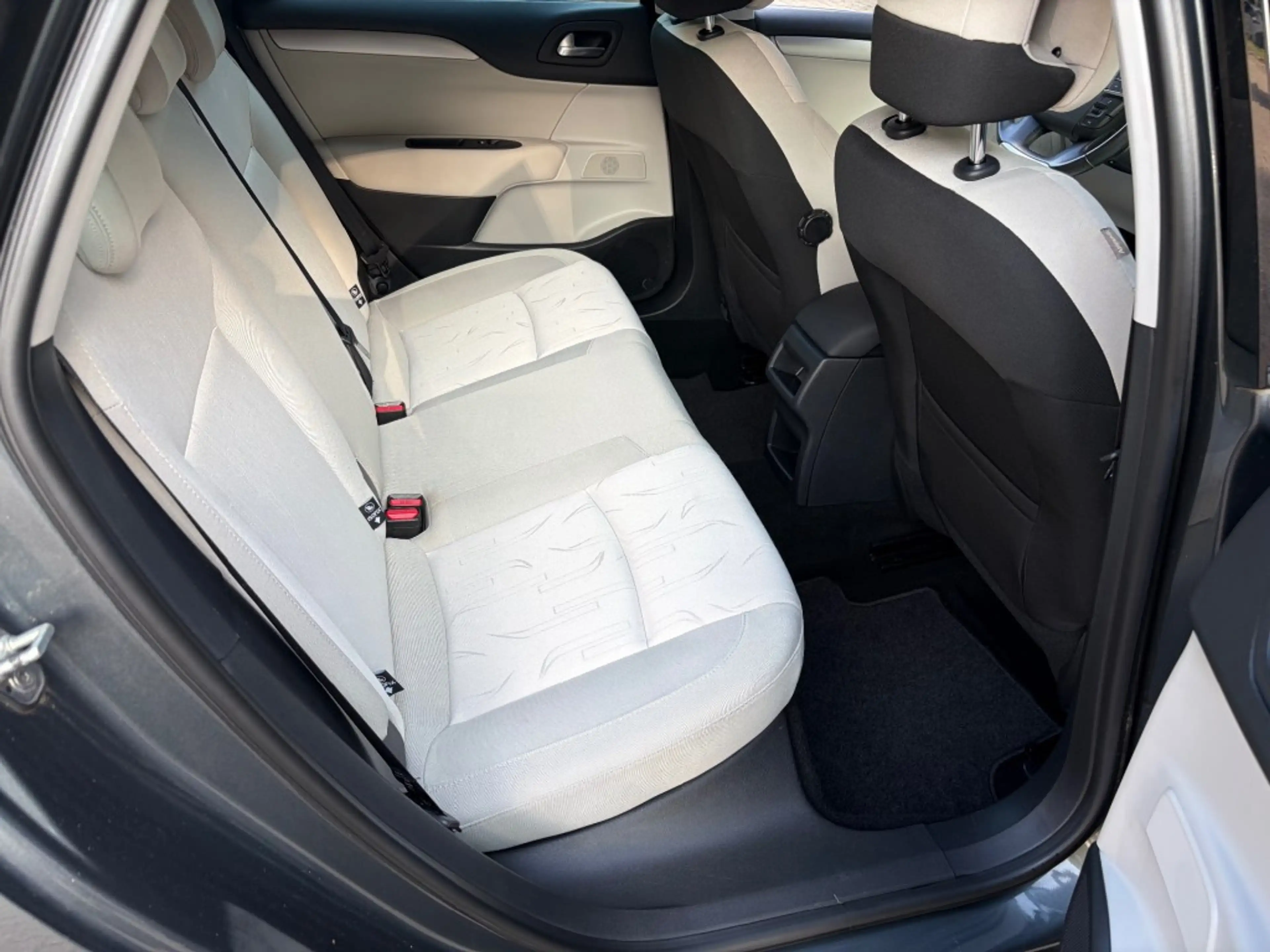 Citroen C4 1.6 VTI TENDANCE — photo 10