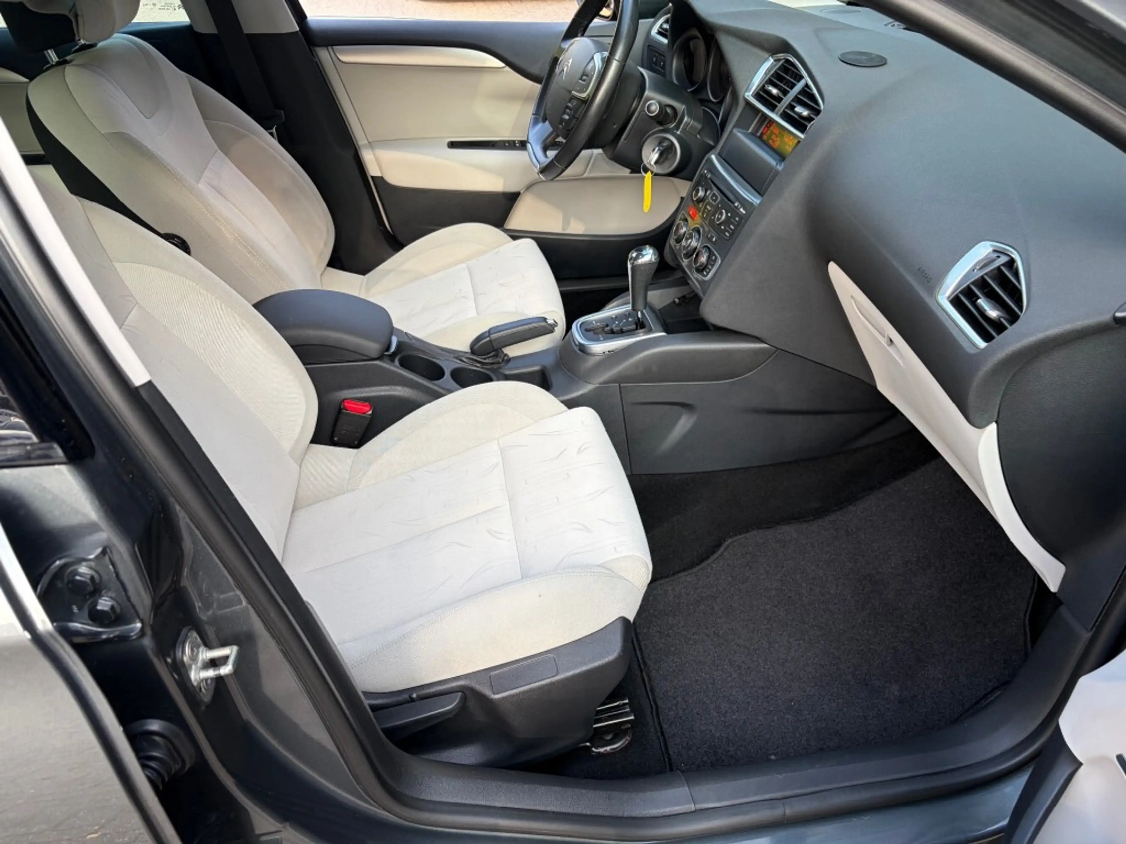 Citroen C4 1.6 VTI TENDANCE — photo 11