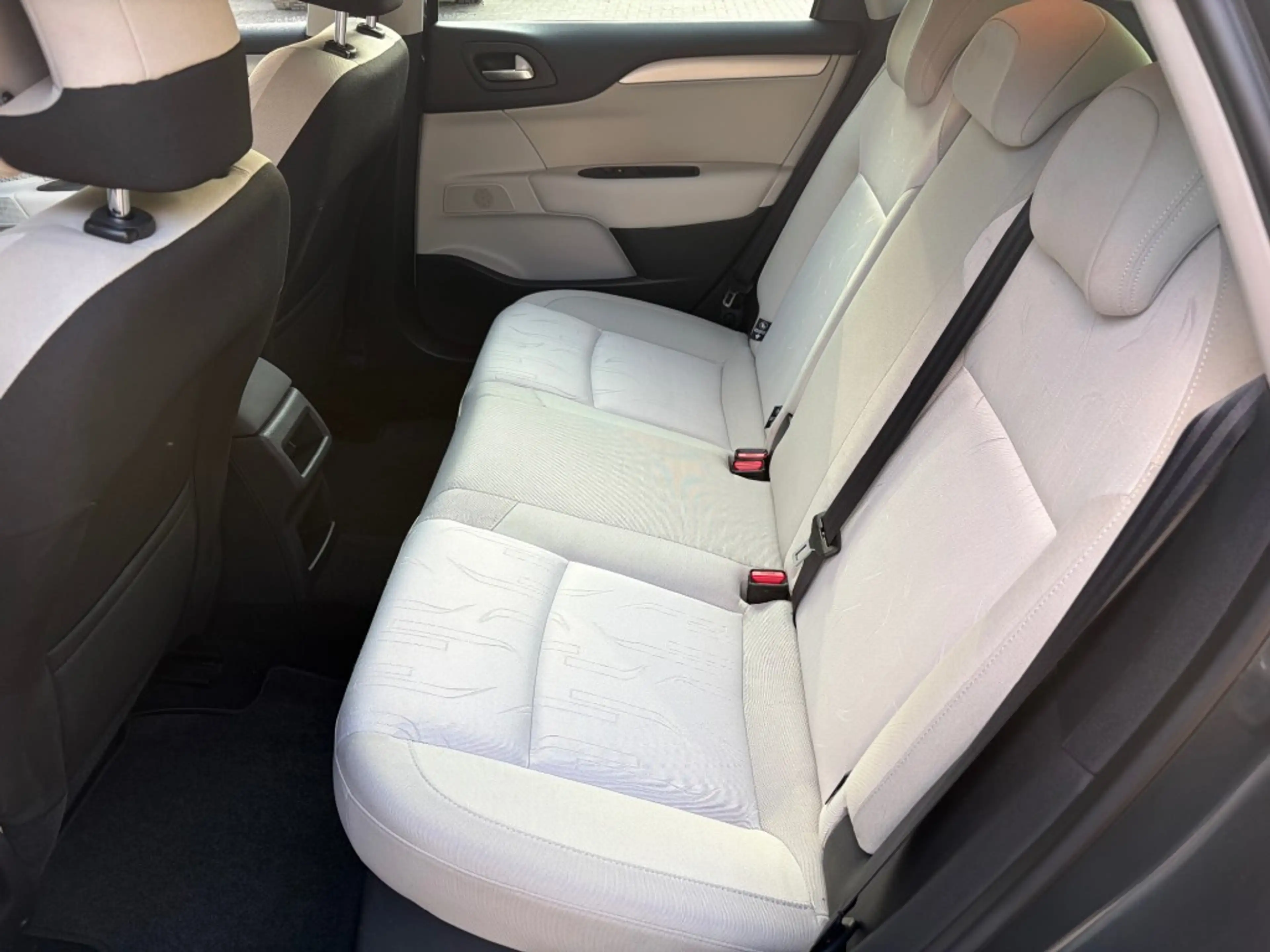 Citroen C4 1.6 VTI TENDANCE — photo 9