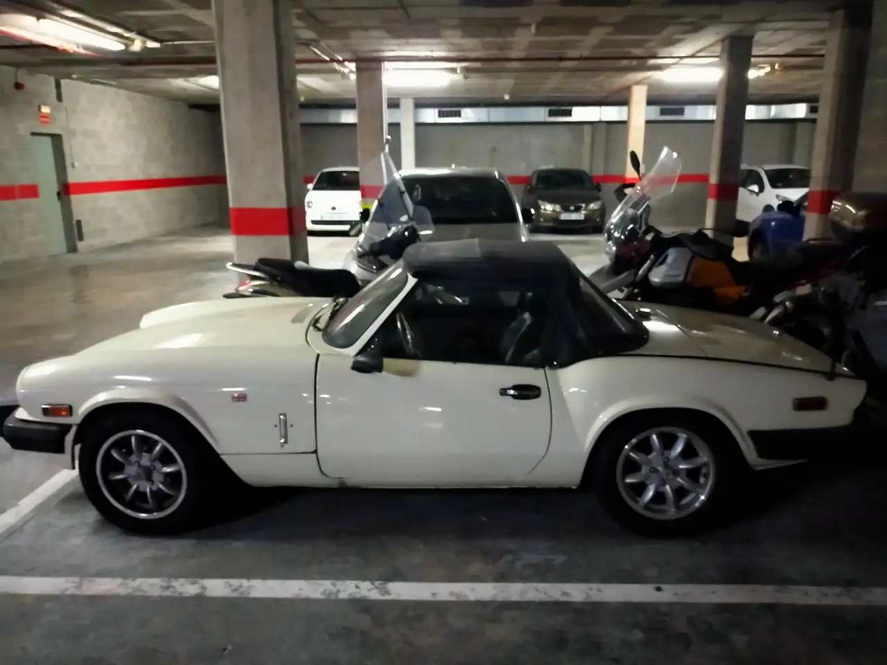 Triumph Spitfire 1500, foto 1