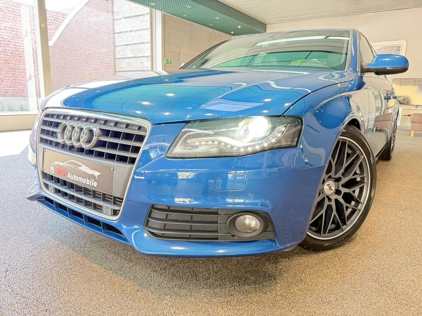 Audi A4 2.0 TDi S line * Navi * Xénon * Clim * Cuir Blauw - 1
