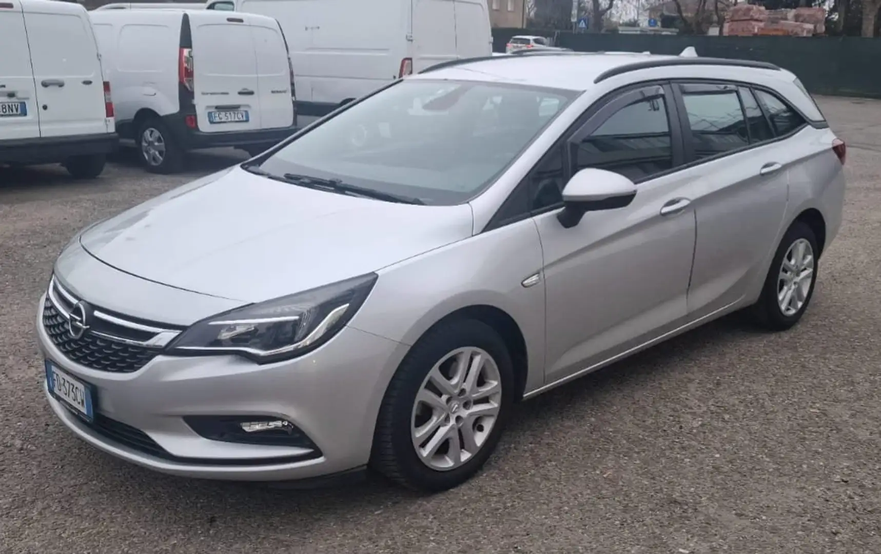 Opel Astra Astra Sports Tourer 1.6 cdti Innovation s Gris - 2