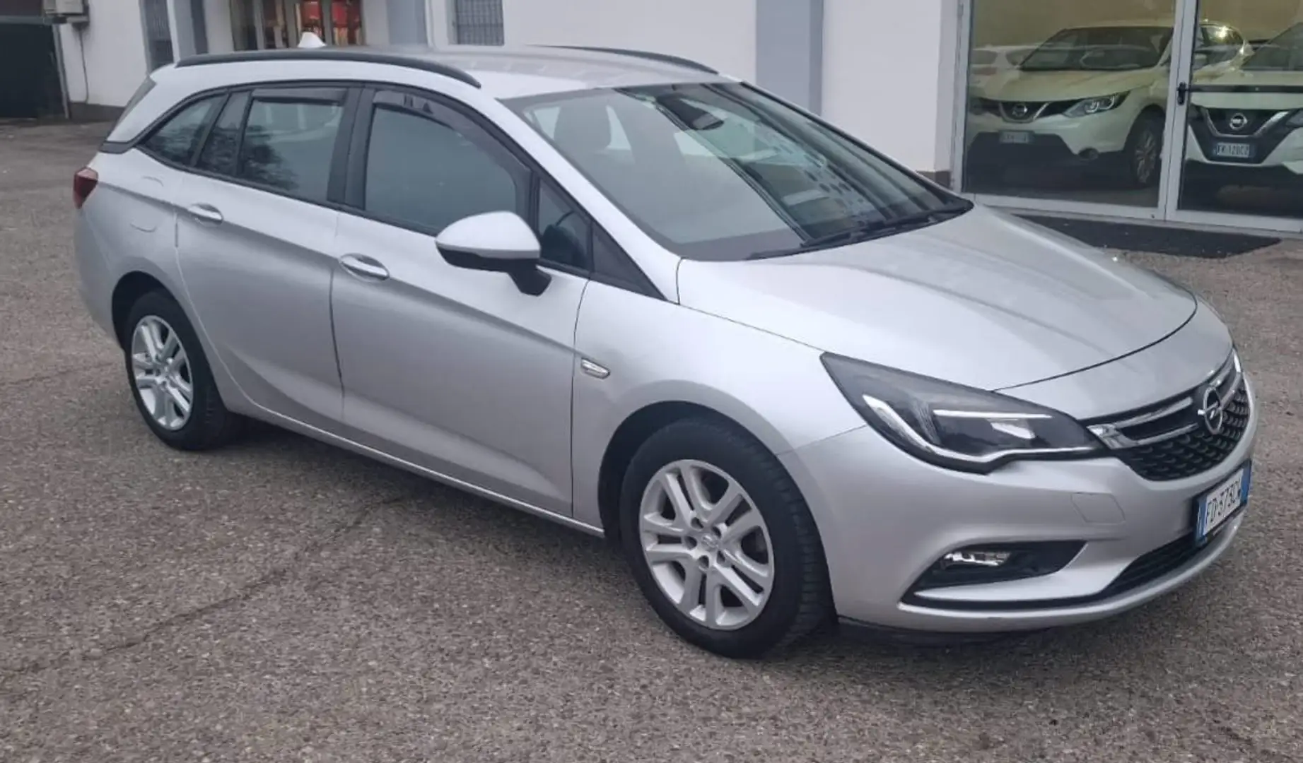 Opel Astra Astra Sports Tourer 1.6 cdti Innovation s Gris - 1