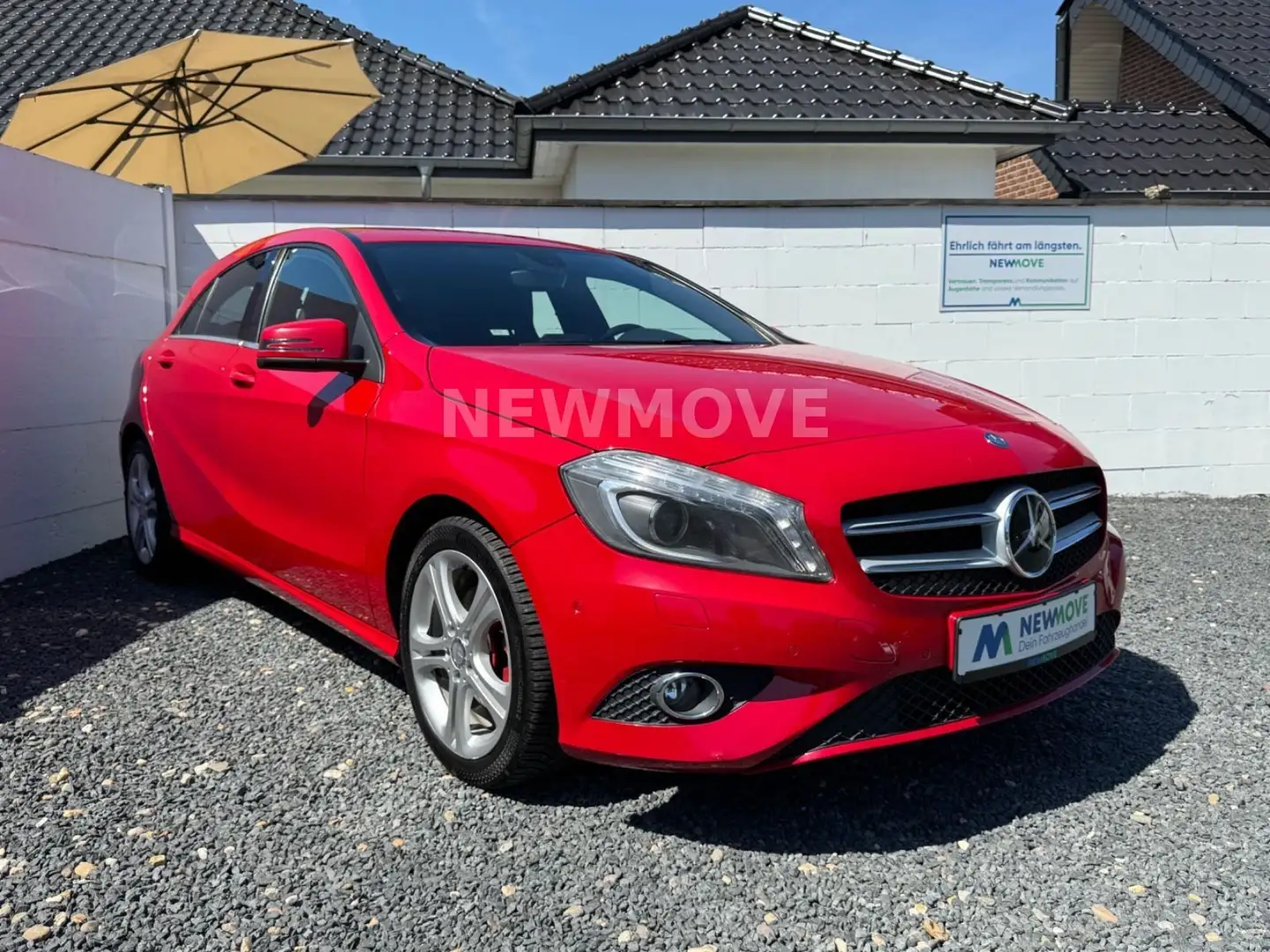 Mercedes-Benz A 180 BlueEfficiency SHZ AHK Xenon Navi PDC Rot - 1