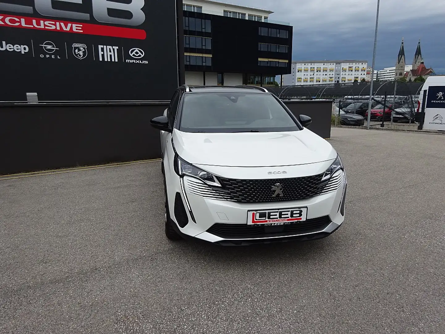 Peugeot 5008 BlueHDI 130 EAT8 GT Weiß - 2