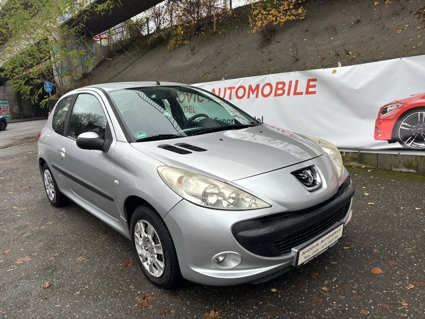 Peugeot 206 Basis Silber - 1