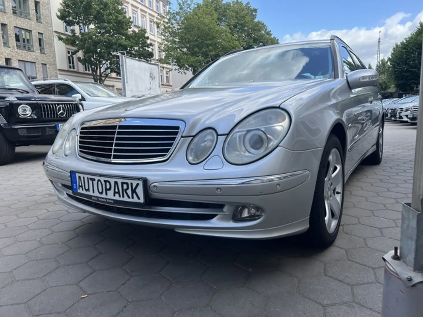 Mercedes-Benz E 320 CDI T Avantgarde**Vollausstattung** Silber - 2