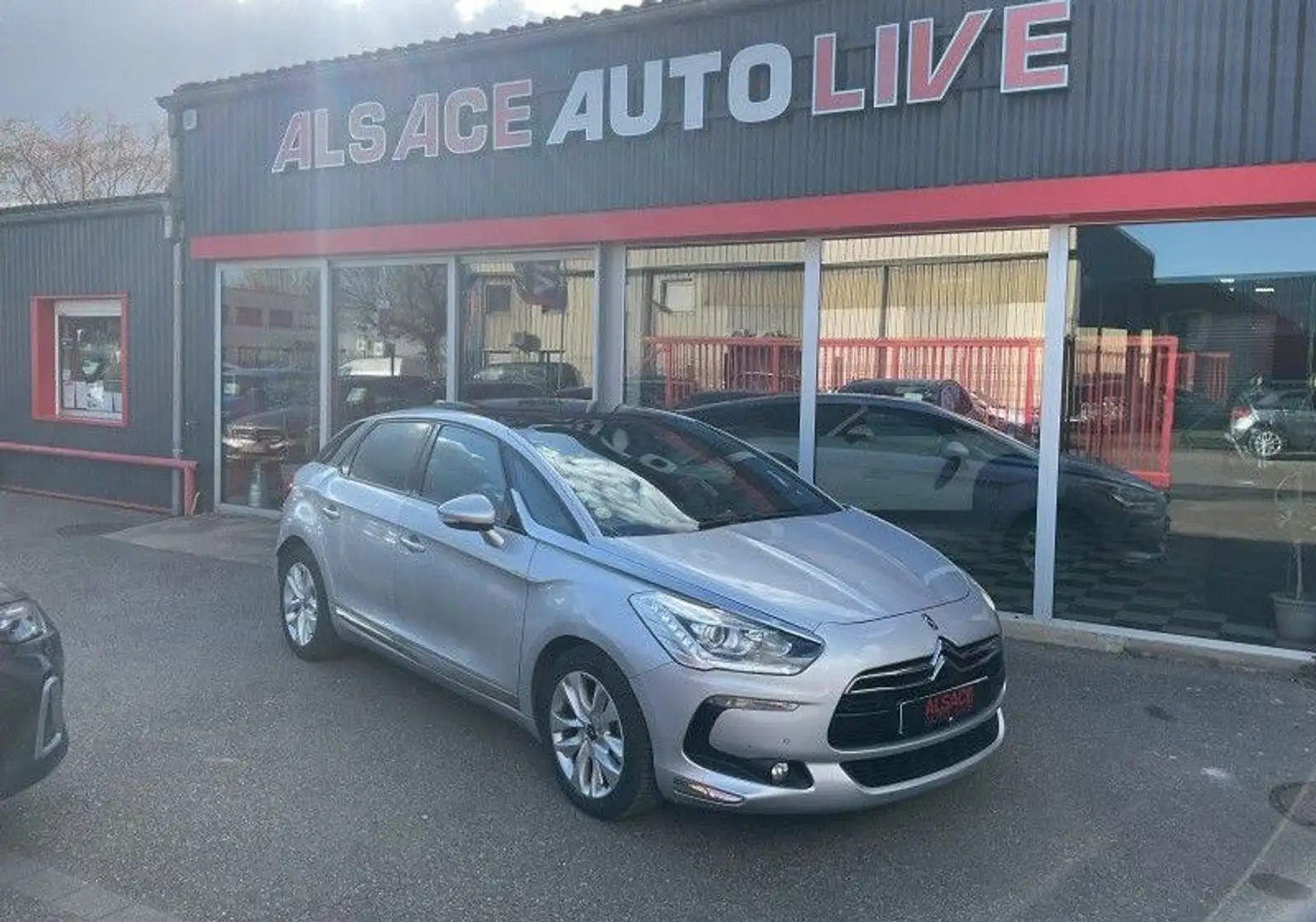 Citroen DS5 1.6 E-HDI115 BE CHIC ETG6 Gris - 1