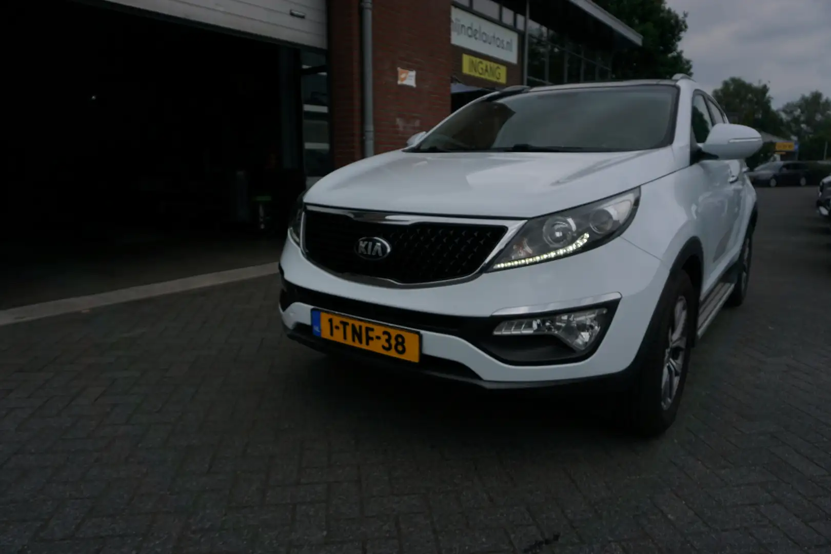 Kia Sportage 1.6 GDI BUSINESSPLUSLINE LUXE ORIGINEEL NEDERLANDS Blanco - 2